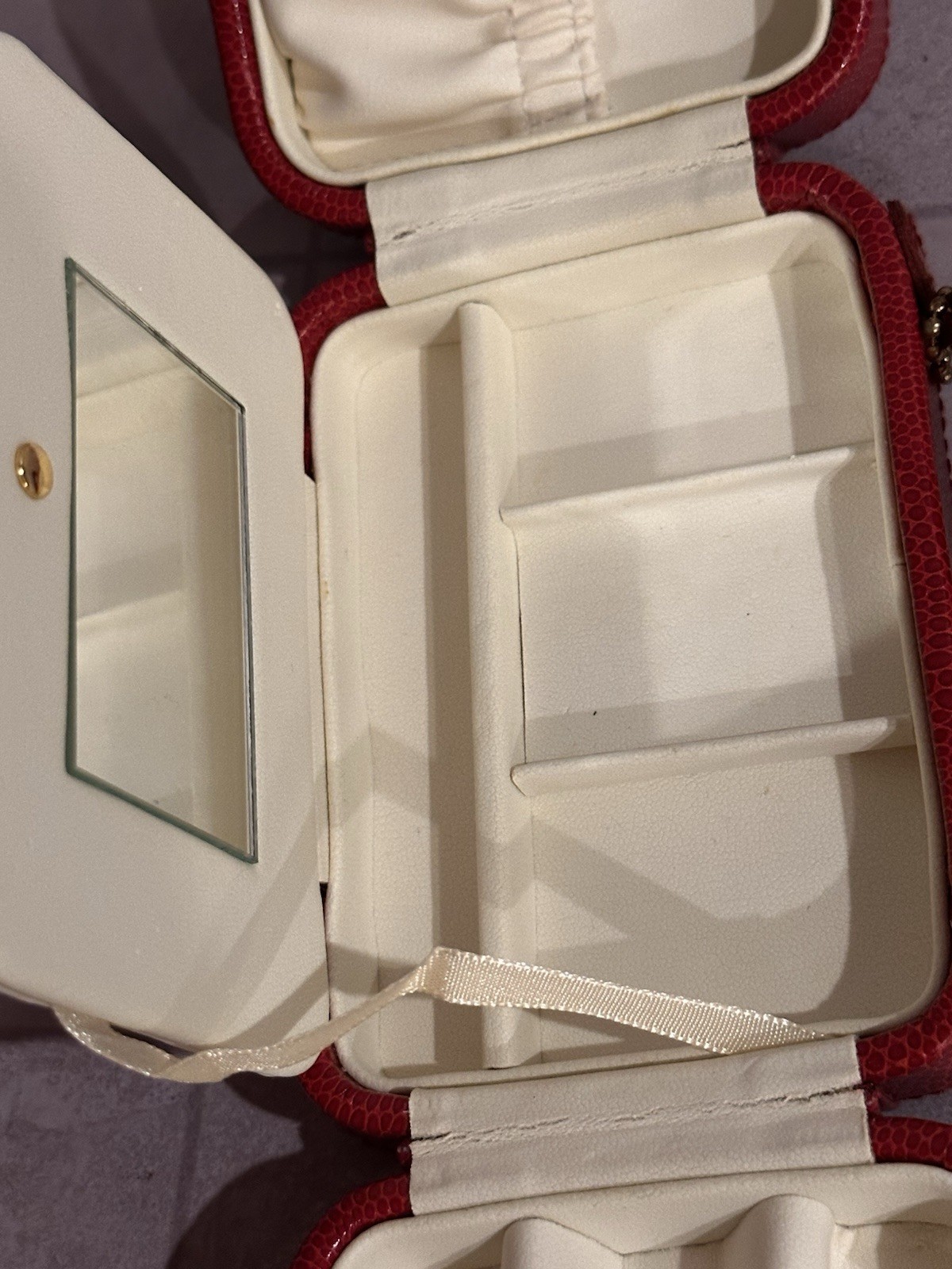 Vintage Wolf Designs Red Lizard Travel Jewelry Box Case Compact Mirror Organizer