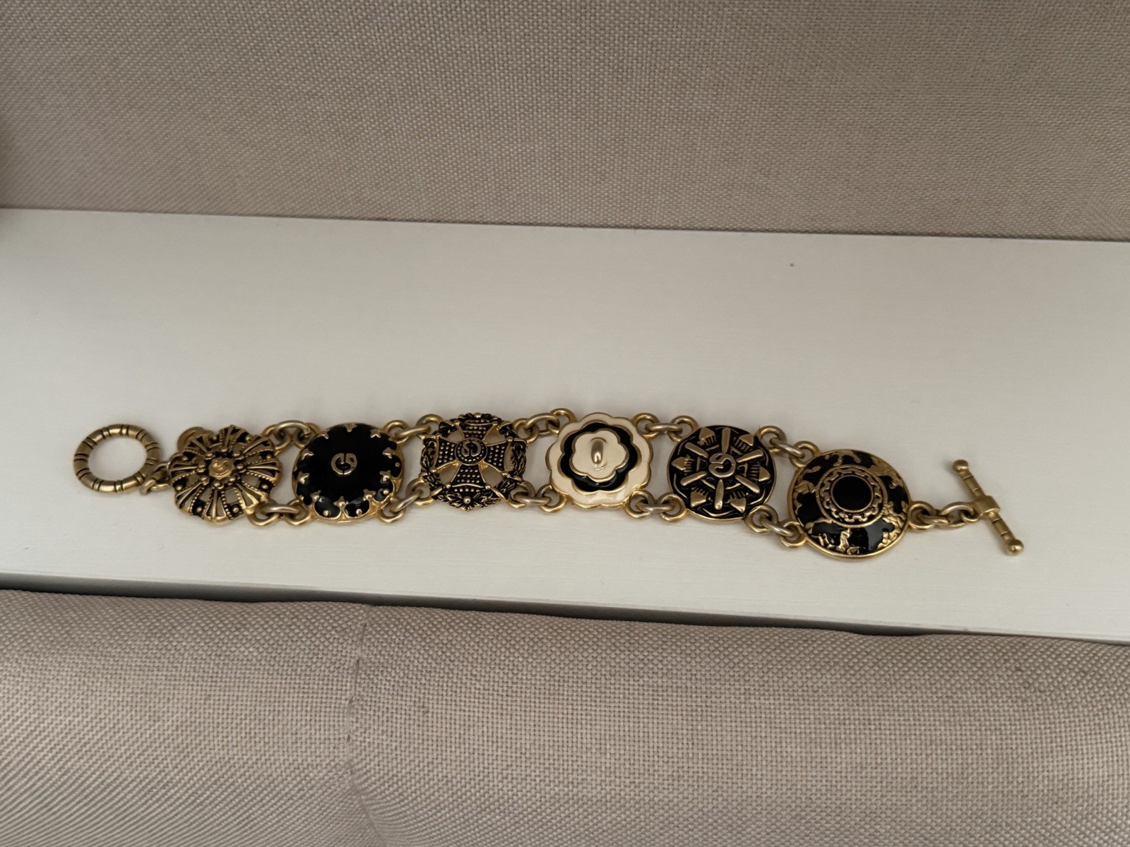 ~Rare~ ST. JOHN Matte Goldone & Enamel Button Link Bracelet