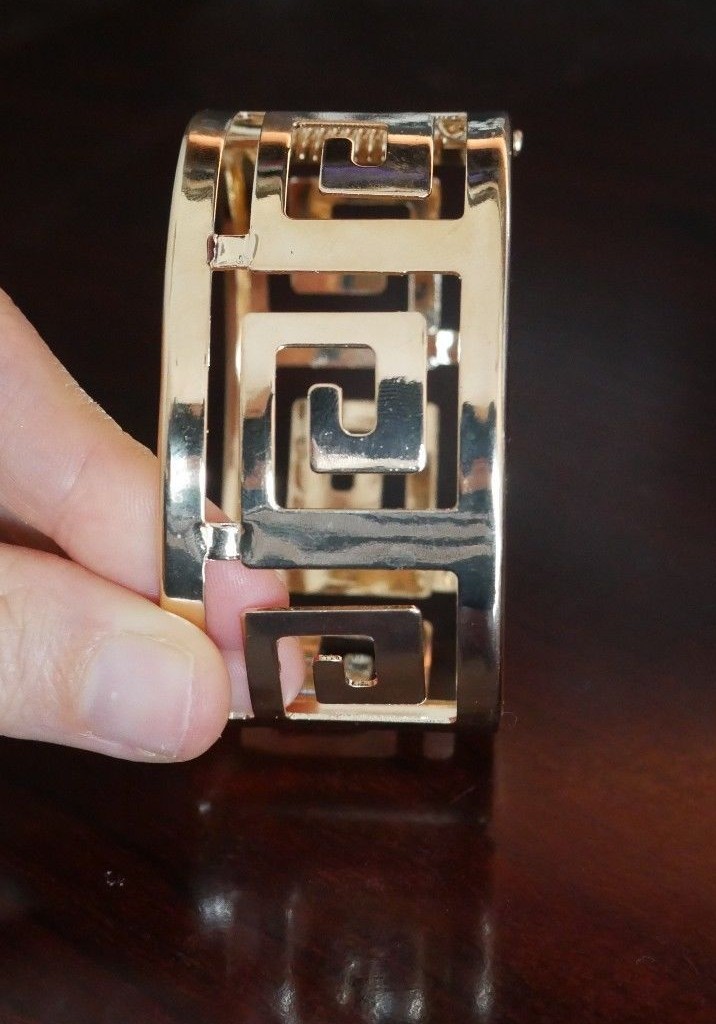 NEW Women’s Fashion Cuff Bracelet Bangle jewelry Greek Key 18K yellow GP