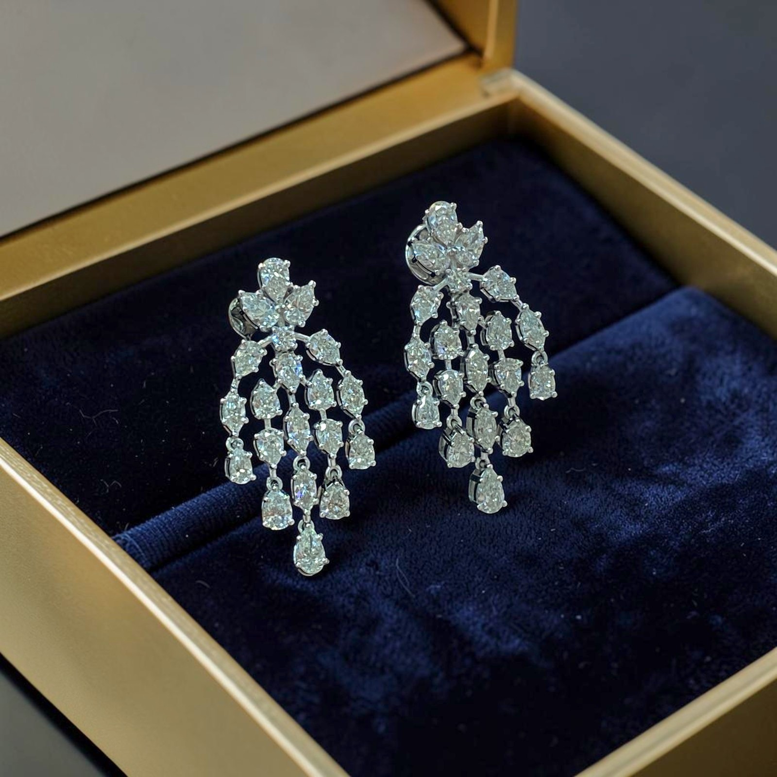 Beautiful 4.07 Cts Pear Marquise Round F/VS1 Diamonds Dangle Earrings 18K Gold