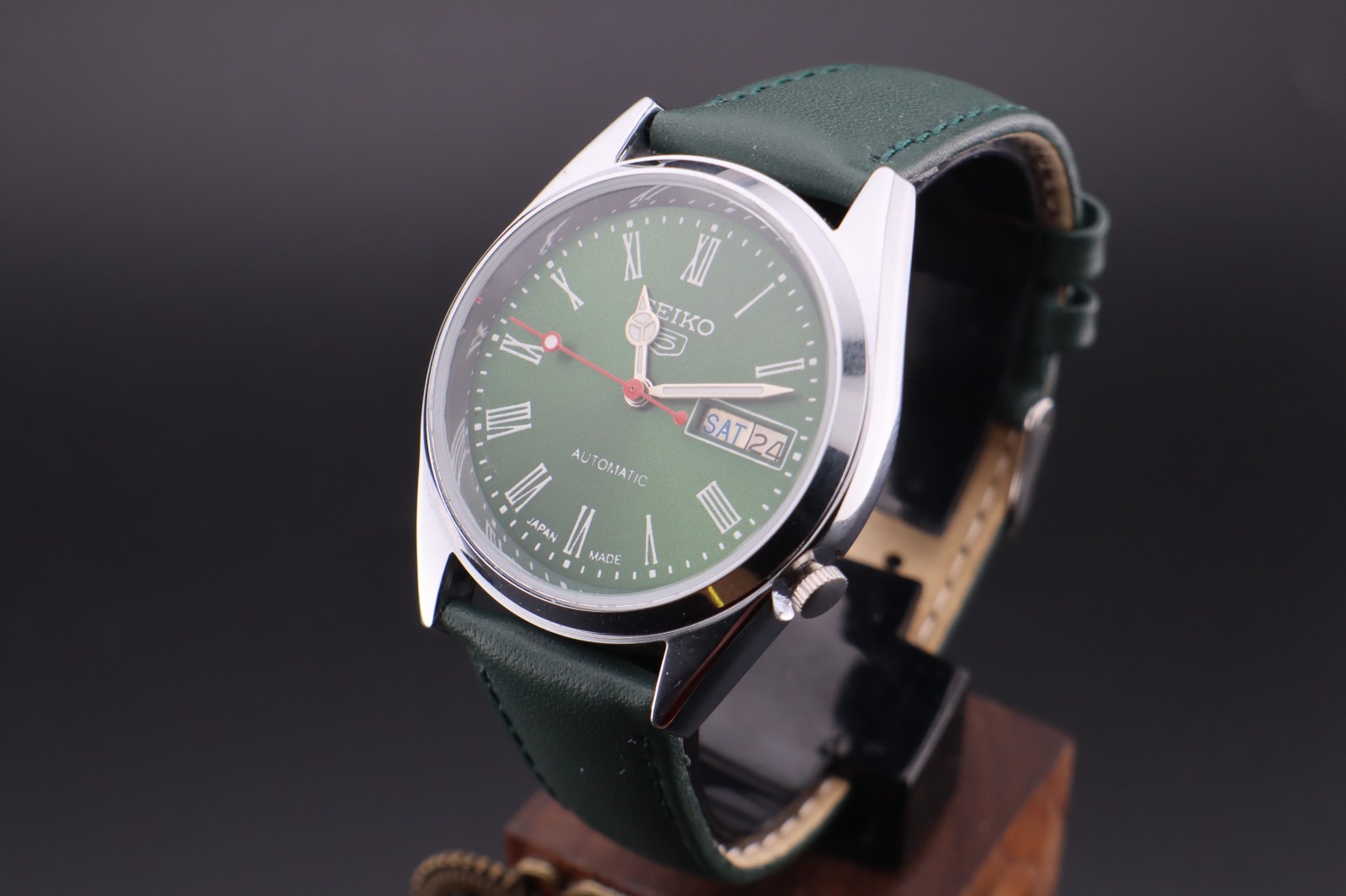 Vintage Seiko 5 Automatic 7009A Japan Made Men’s Wrist Watch, Day/Date