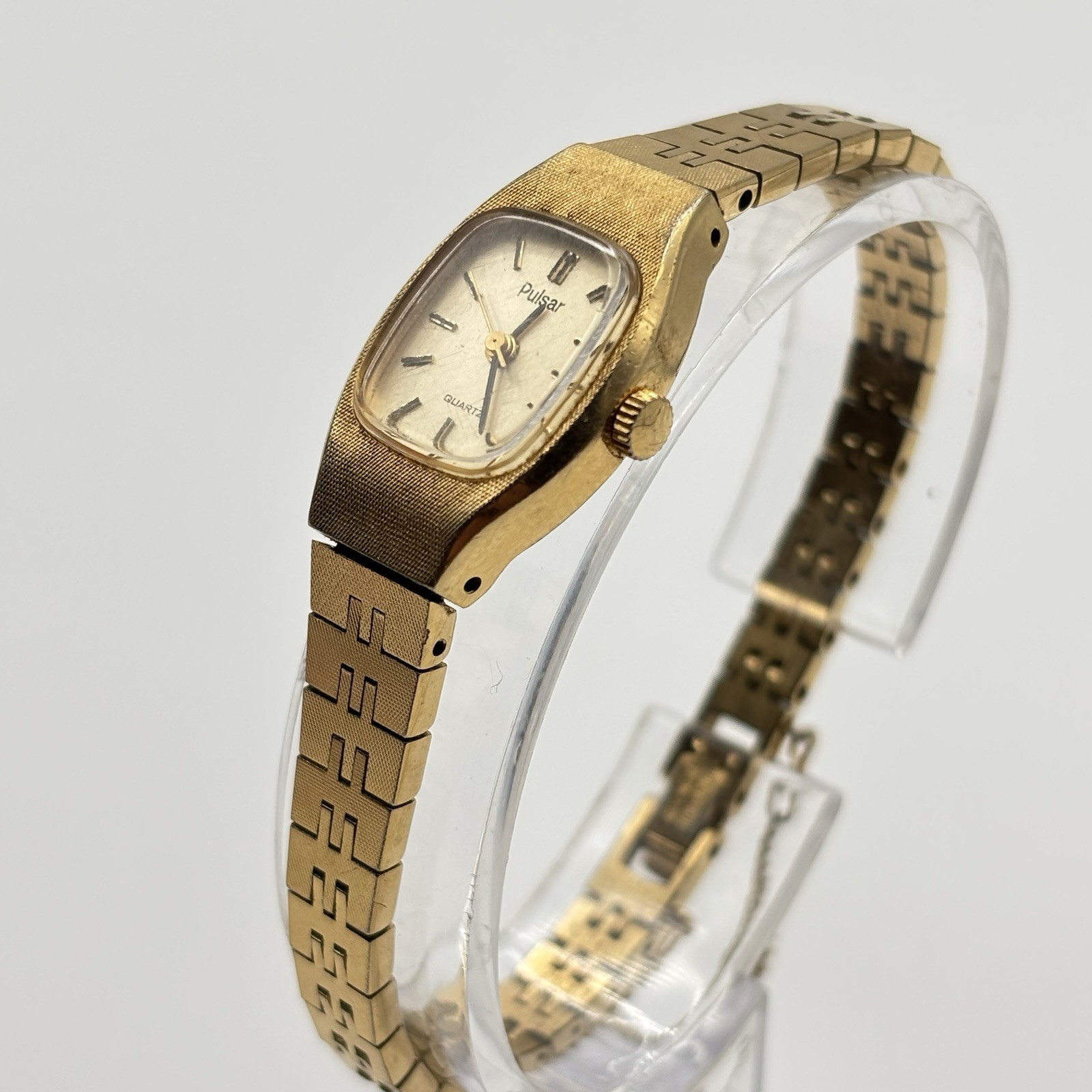Pulsar V231-5190 Vintage Ladies Gold-Tone Watch Champagne Dial With Safety Chain