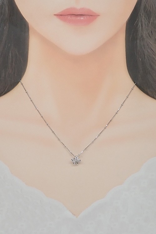 TASAKI diamond Necklace K18 white gold Four-leaf clover station Used 908591