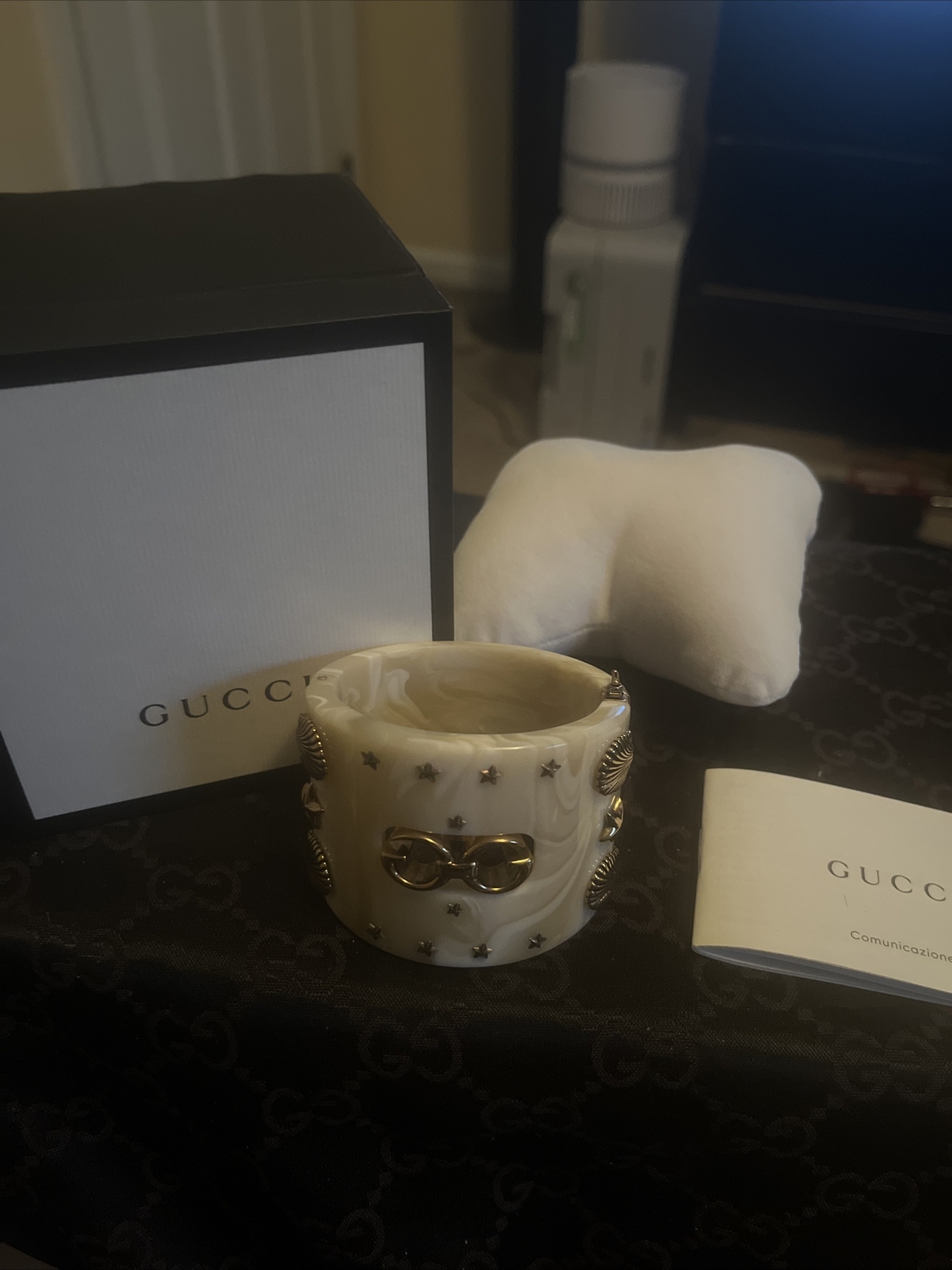 Gucci Beige Cuff Bracelet 566603 JCF27 8453 Double G Logo with Shells & Stars