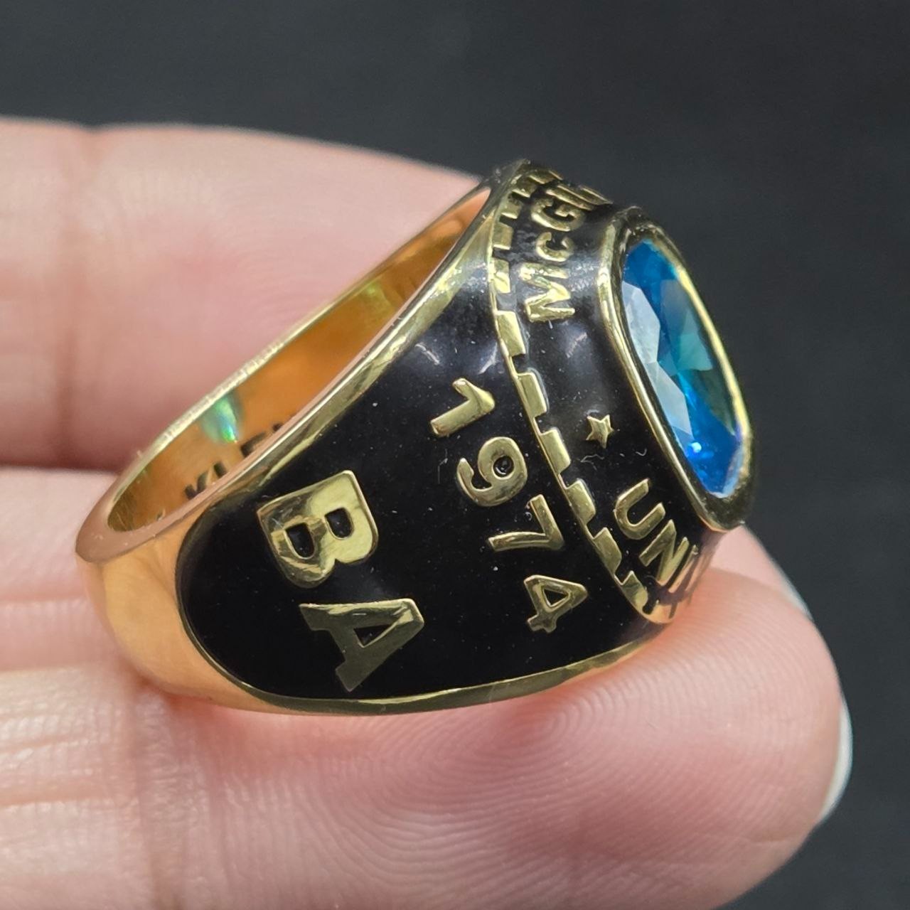 McGill University 1974 Class Ring Blue Stone Gold Plated Graduation College Gift