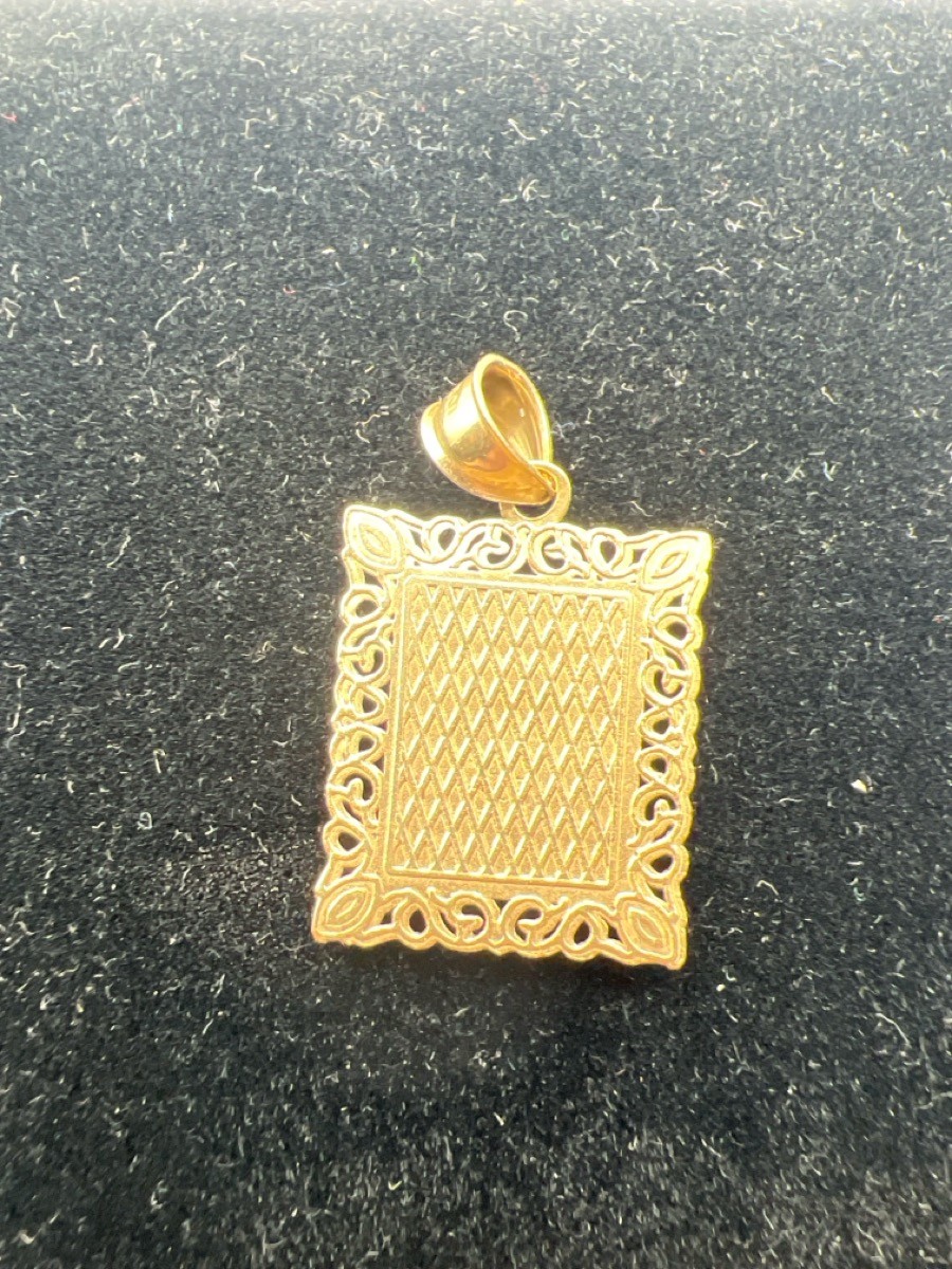 10K Box Filigree “F” Pendant Yellow Gold 1.5g Length 1mm Width 0.6″ (TDW045155)