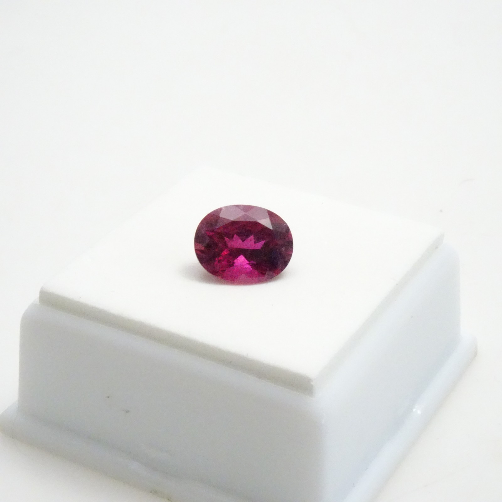 Rubellite Tourmaline Oval – 2.96ct – 10x8mm – Tourmaline Loose Gemstone
