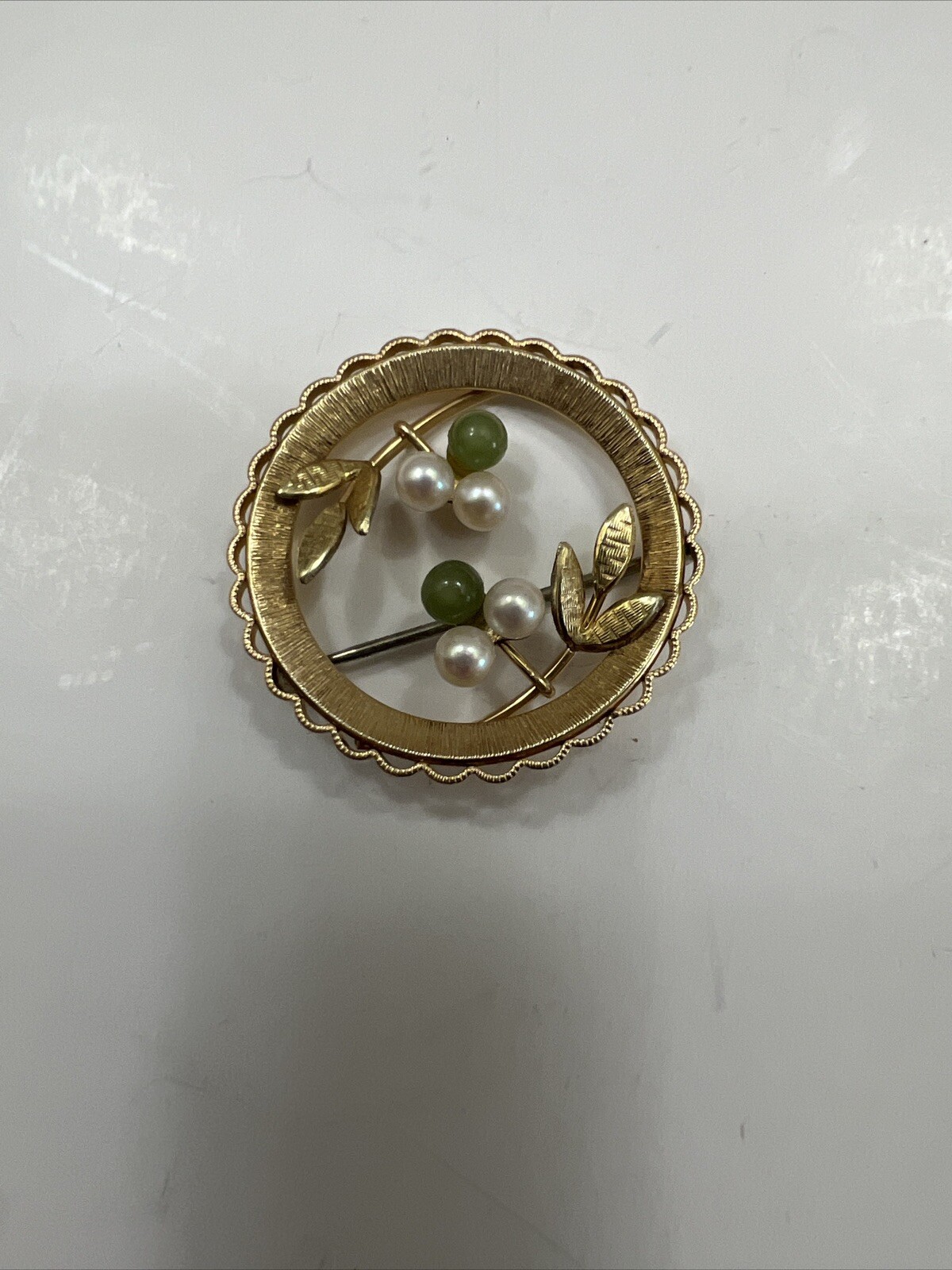 Vintage Gold Tone Beaded Broach/Pin Flowers About 1 Inch Round