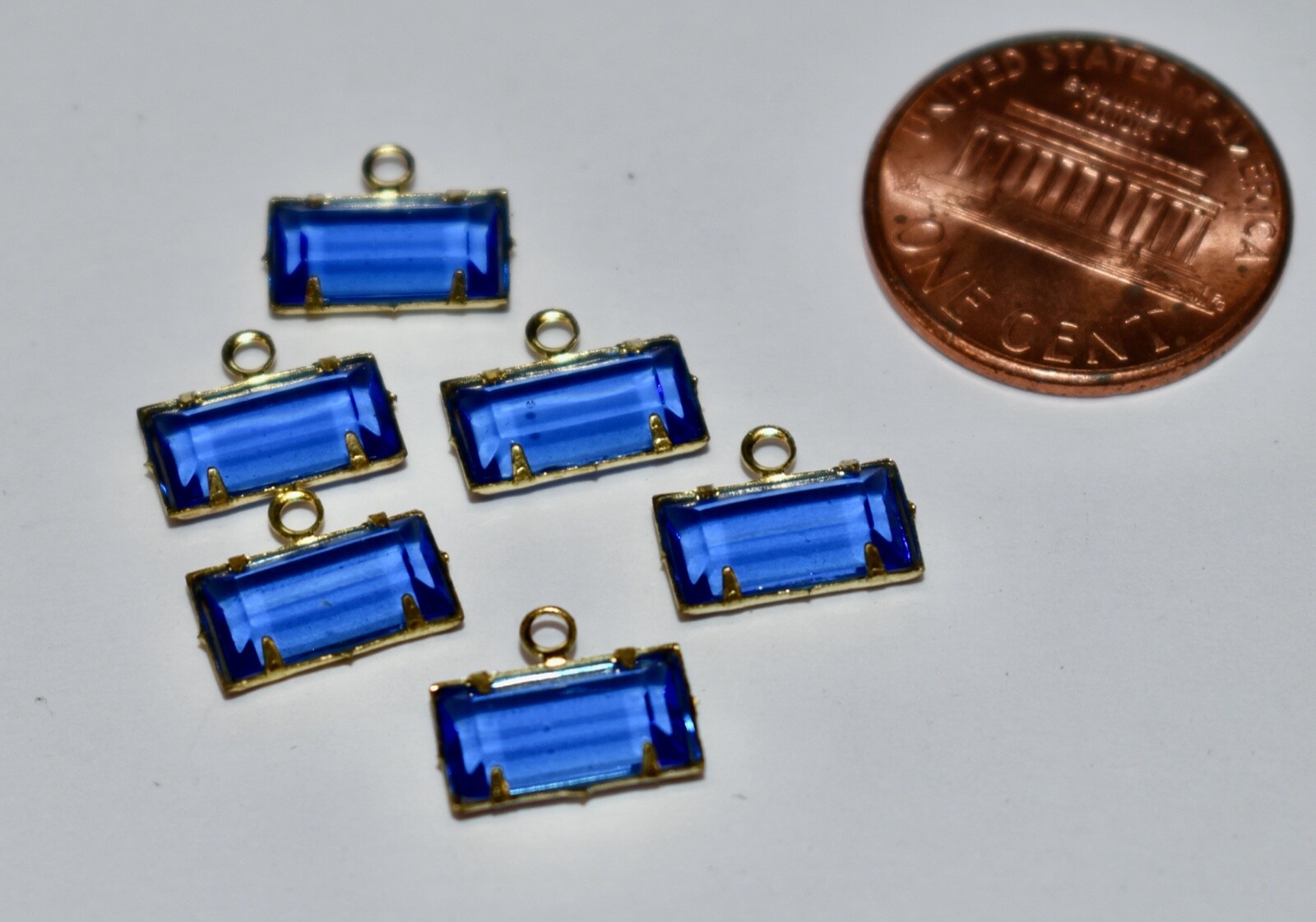 VINTAGE 6 BLUE GLASS BRASS BAGUETTE PENDANT BEADS • 10.7×5.8mm • 1 RING SIDEWAYS