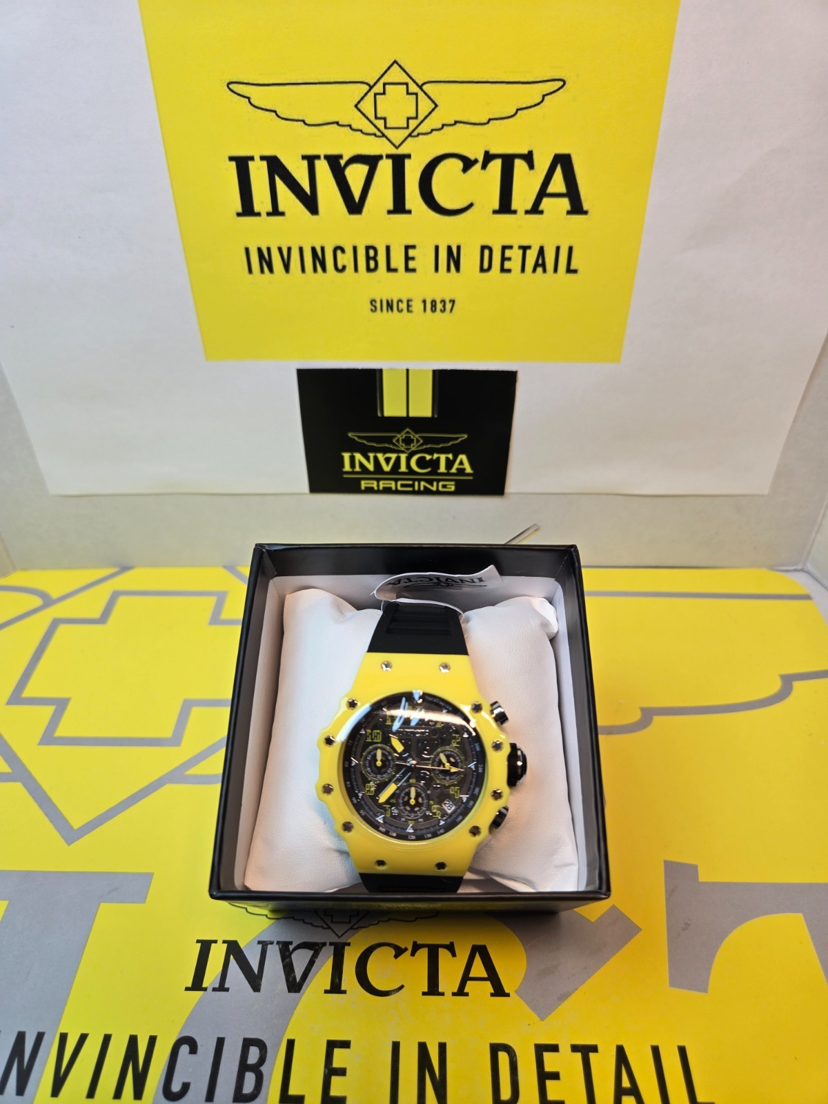 Invicta Racing Valyron Mens Watch 41mm Yellow & Black w/ Black Racing Dial NEW!!