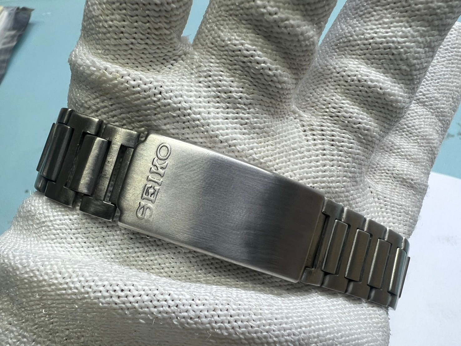 76. Seiko wristwatch 7005-8120 R date 37 mm running