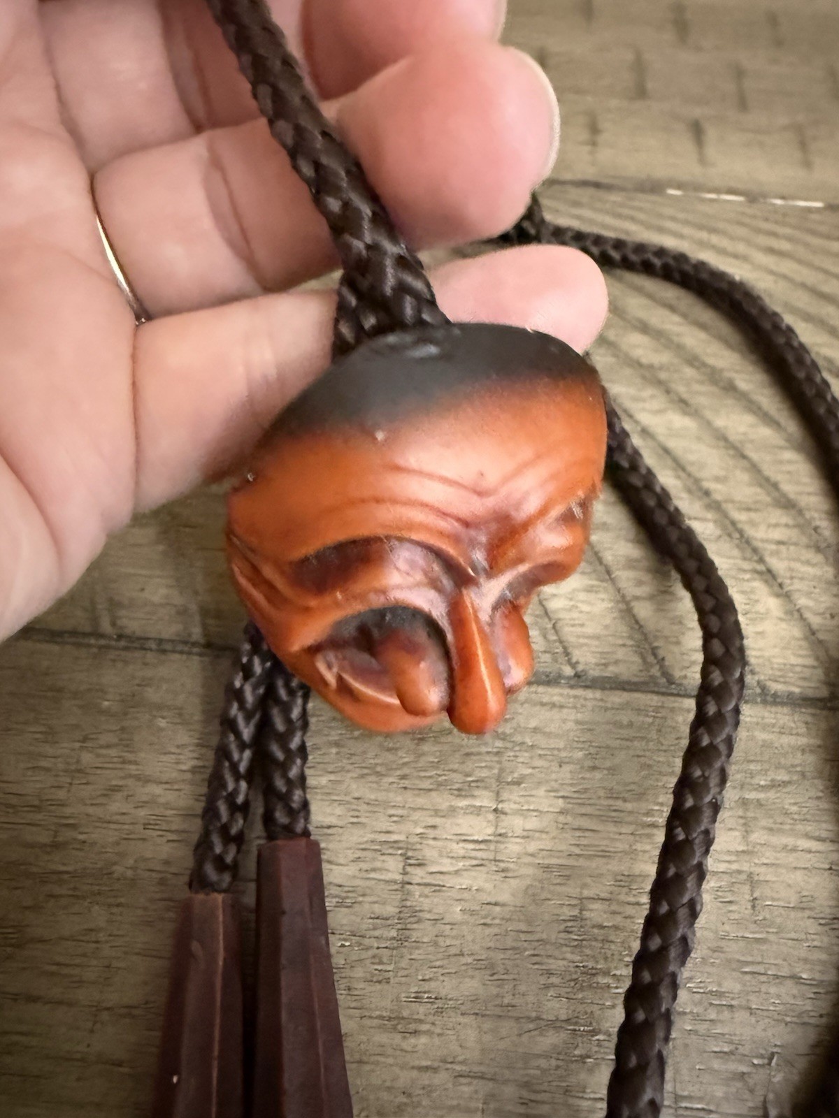 Vintage Korean Hahoetal Yangban Resin Wood Look Face Mask Bolo Tie