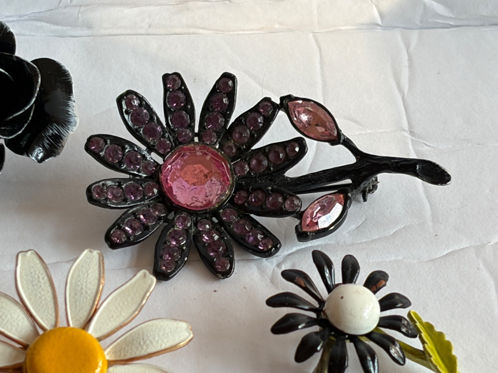 Floral Brooch Lot Of 26 Pins Metal Leather Enamel Porcelain Gold Tone
