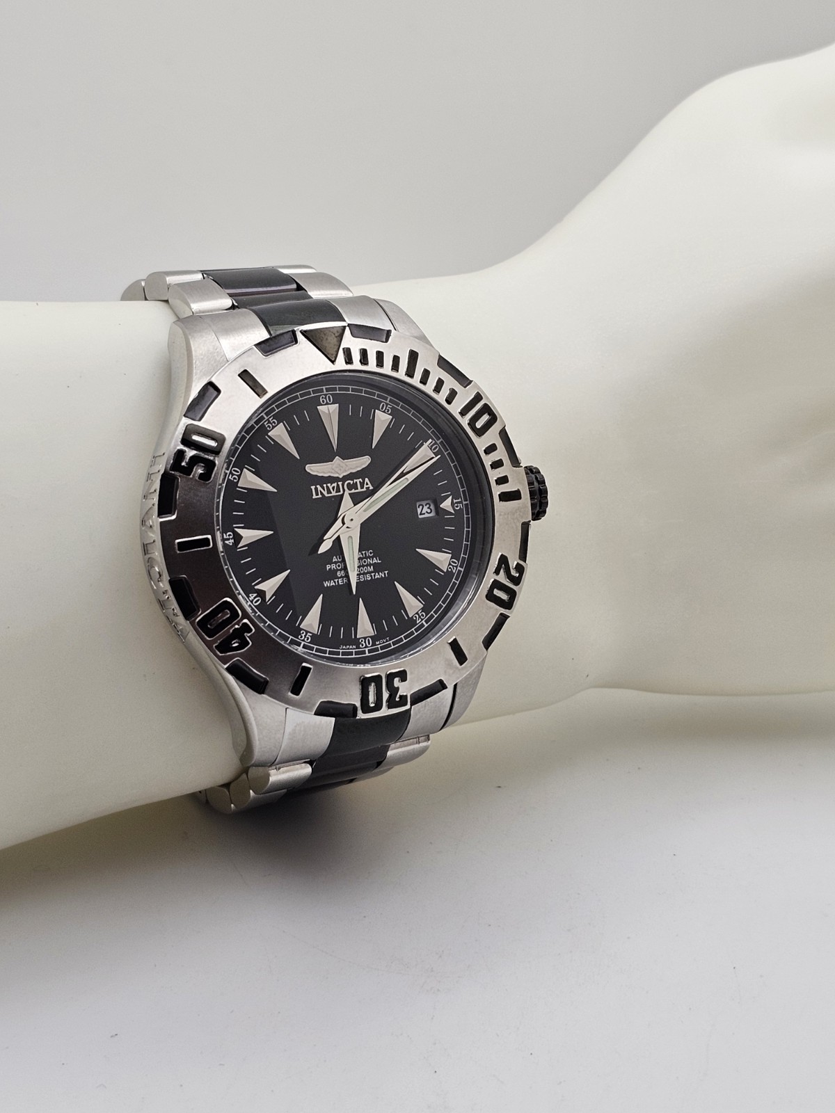 Neo-Vintage Invicta “OCEAN GHOST” Men Automatic Date Watch Black Dial Twotone