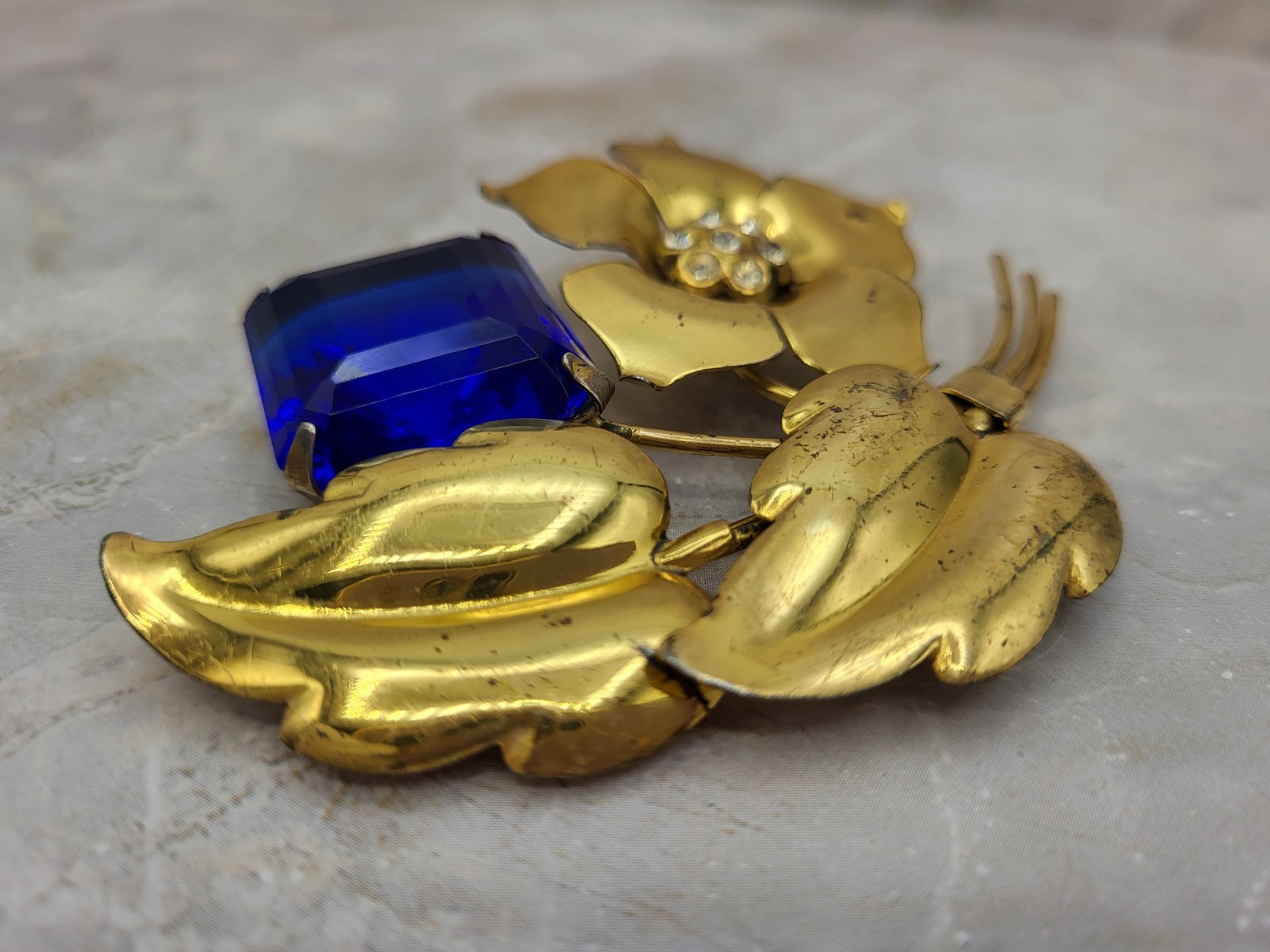 VTG Large Floral Brooch Sterling Silver w/ Gold Tone Finish Blue Glass Stone