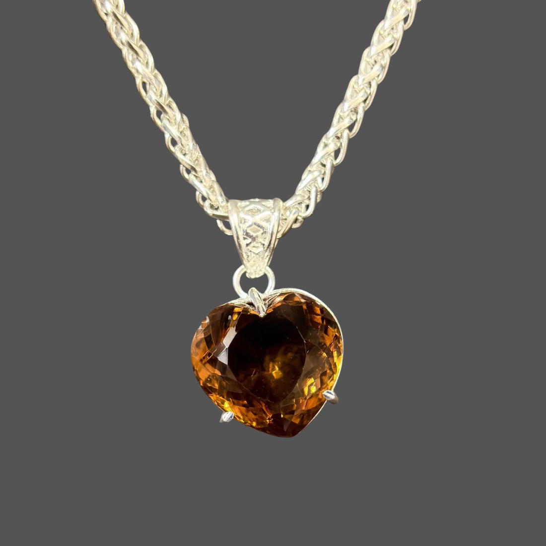 47 Ct Heart Cut Color Change Zultanite Pendant Necklace