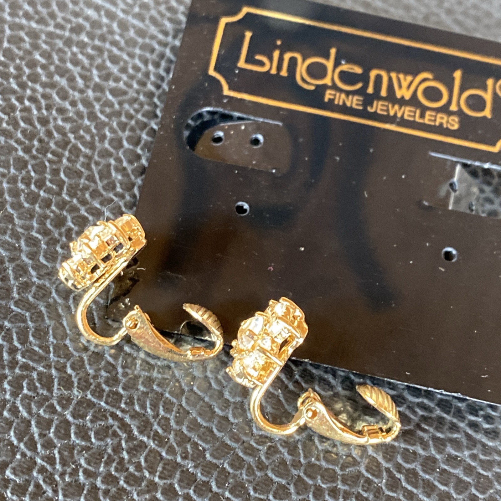 Vtg Lindenwold Fine Jewelers Gold Tone Faced Crystal Rhinestone Cubic Z Clip On