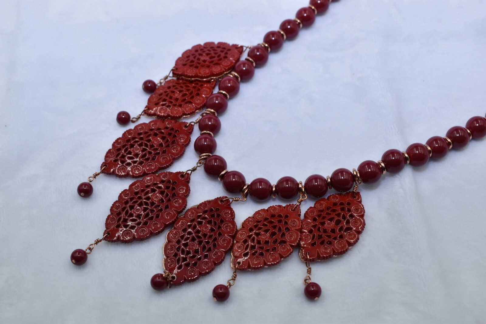 Coldwater Creek Red / Burgundy & Copper Tone Leaf Beaded Necklace 20″-23″