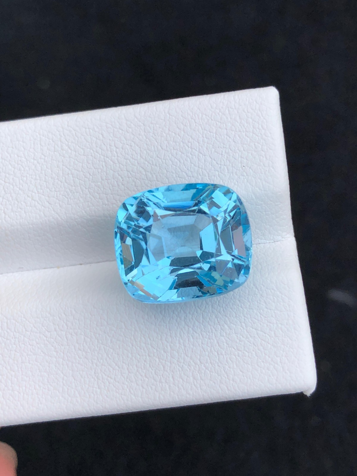 14.85 CT Beautiful Swiss Topaz Cushion shape loose Gemstone from Africa.