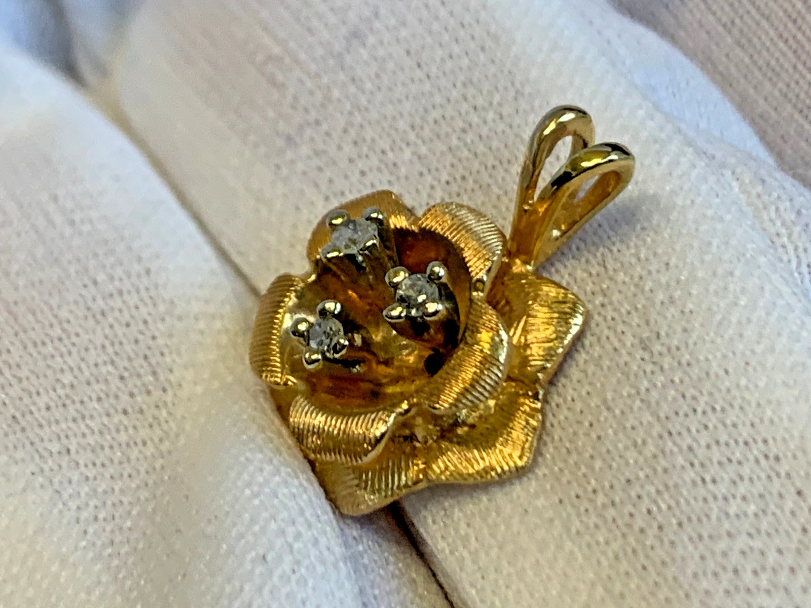 14K Yellow Gold Diamond Flower Pendant 3.29g Fine Jewelry Rose Charm *READ*