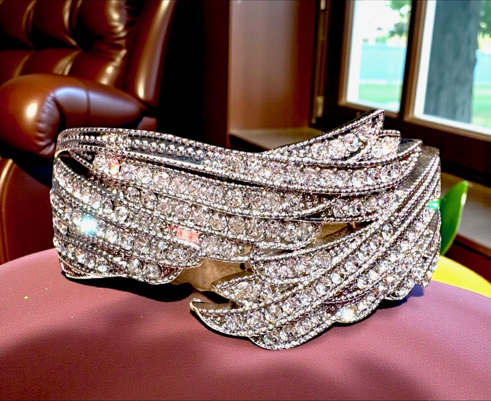 DAZZLING SILVER-TONE FINISH CRYSTAL RHINESTONE HINGED CUFF STATEMENT BRACELET