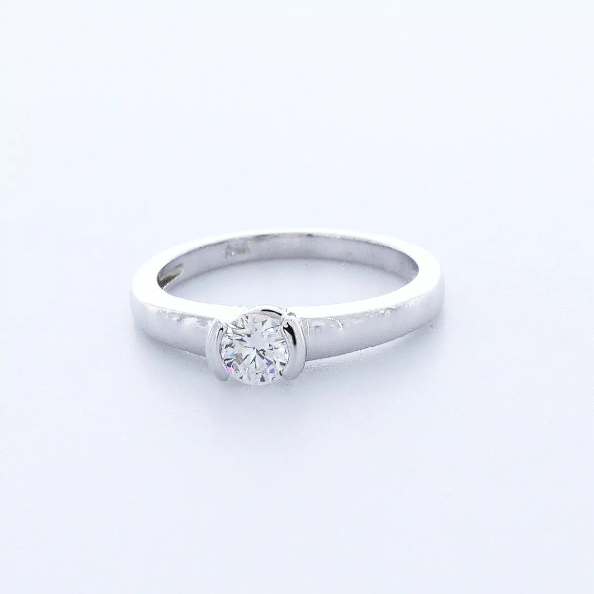 Solitaire Engagement Ring 14K Gold Classic Round 0.57 CT Lab-Grown Diamond E VS1