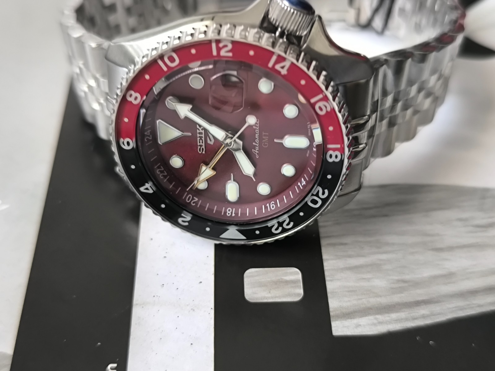 Seiko 5 Sports Asia SSK031K1 Passion Red red/black GMT (no box*)