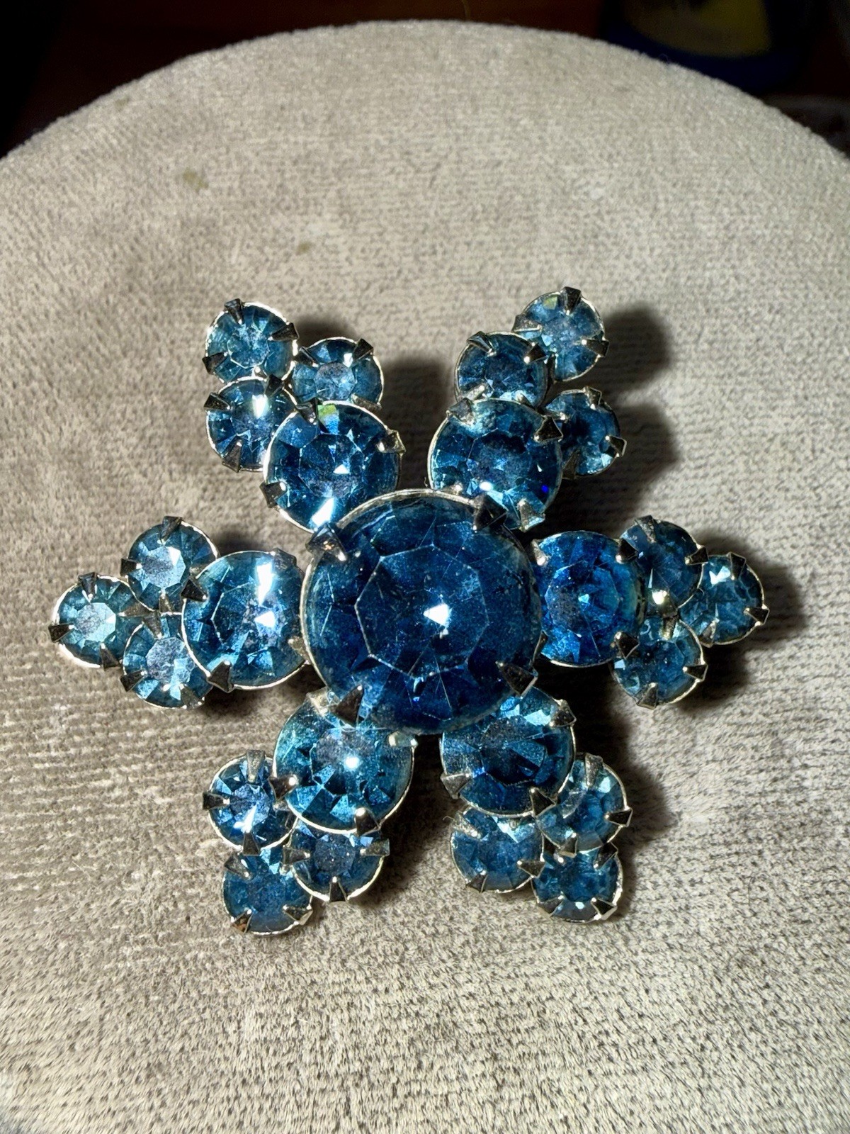 Vintage Signed Judy Lee Blue On Blue Rhinestone Brooch Beautiful Shine Lot A
