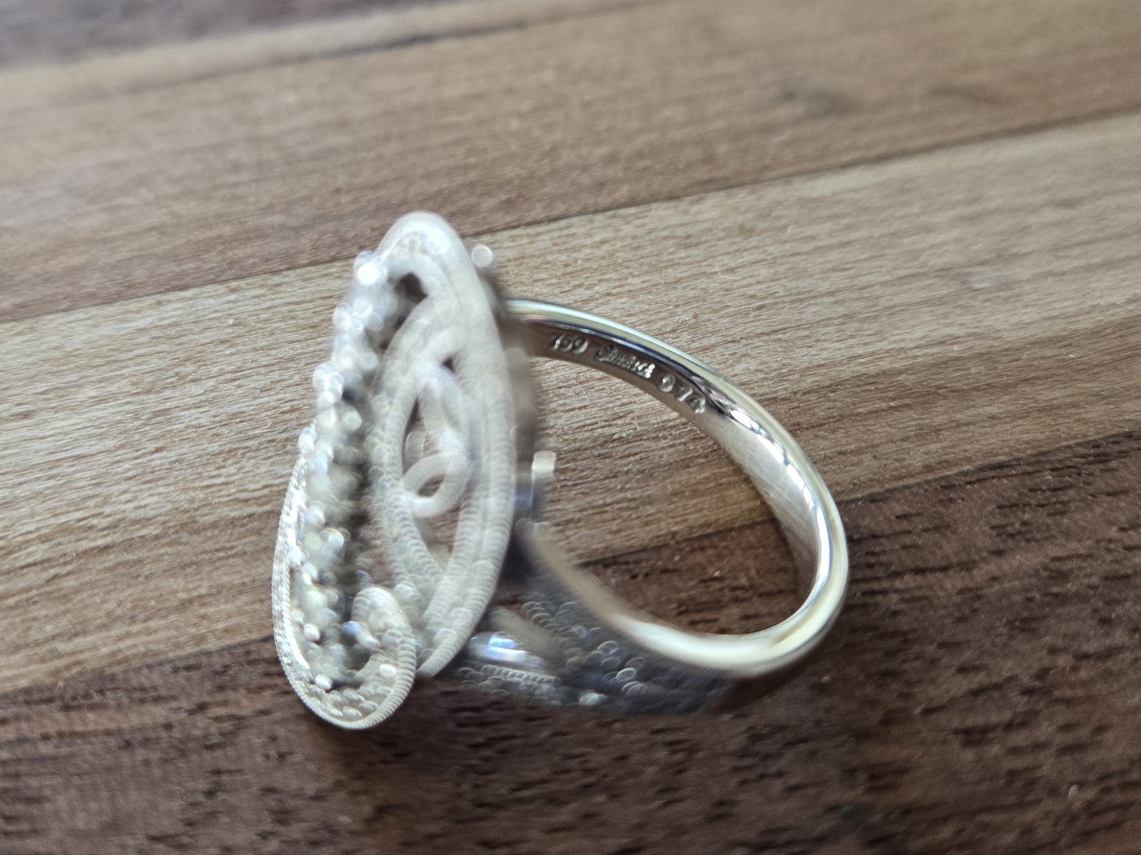 Simon G Right Hand Ring Size 6.5 18KW TR547