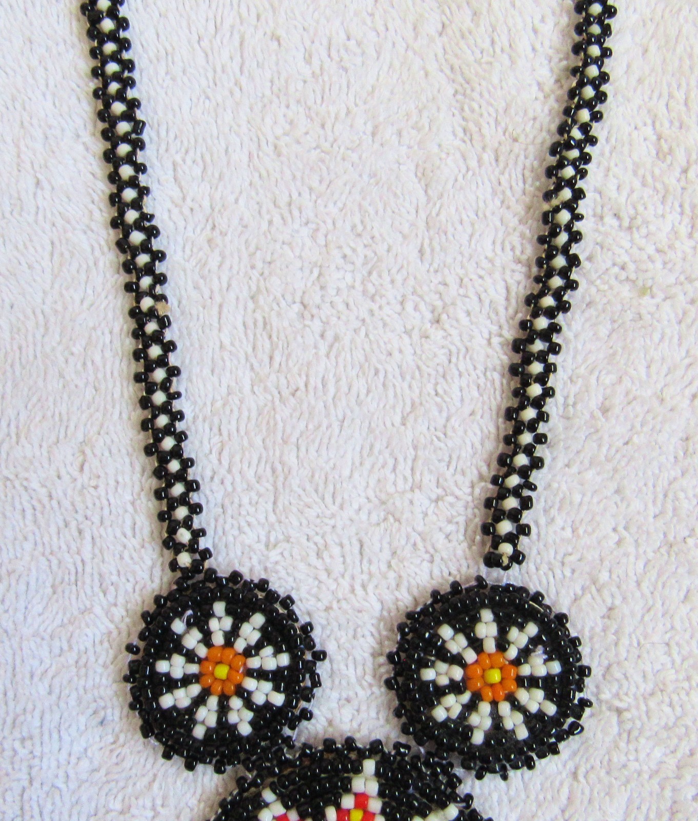 Vintage Beads Beaded Beadwork Design Sioux Indian 3 Medallion Pendant & Necklace