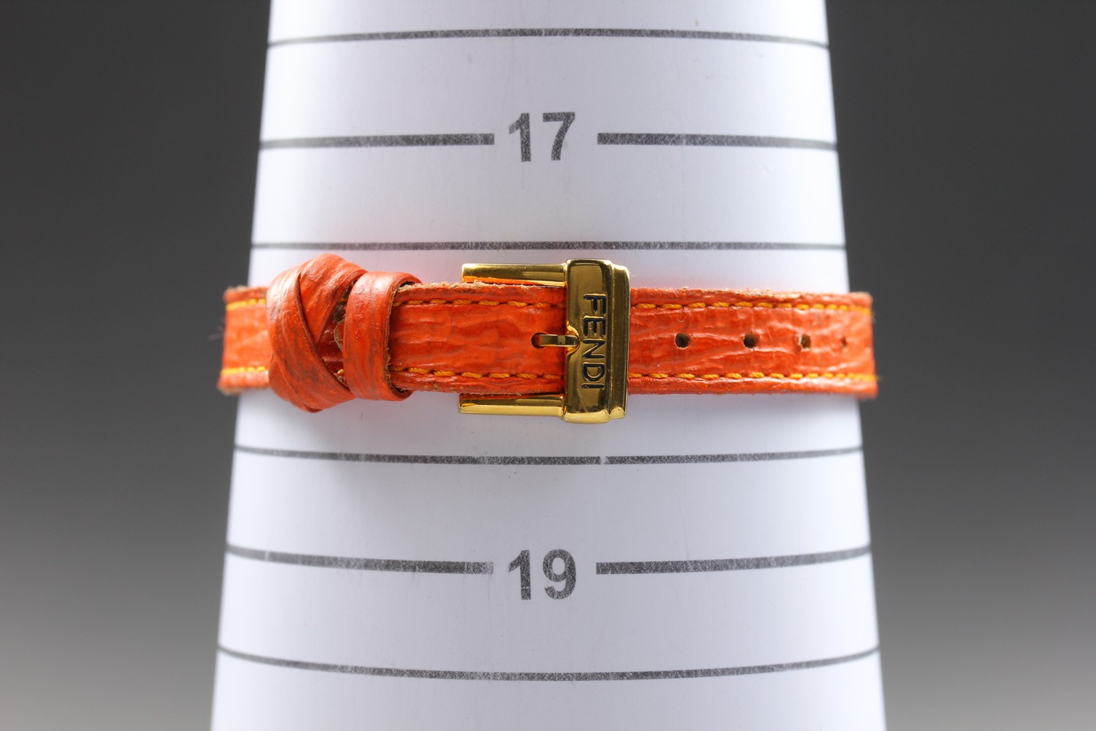 *N MINT w/ Box* FENDI 640L Chameleon 24mm 9 Colors Change Belt Qz Women’s Watch