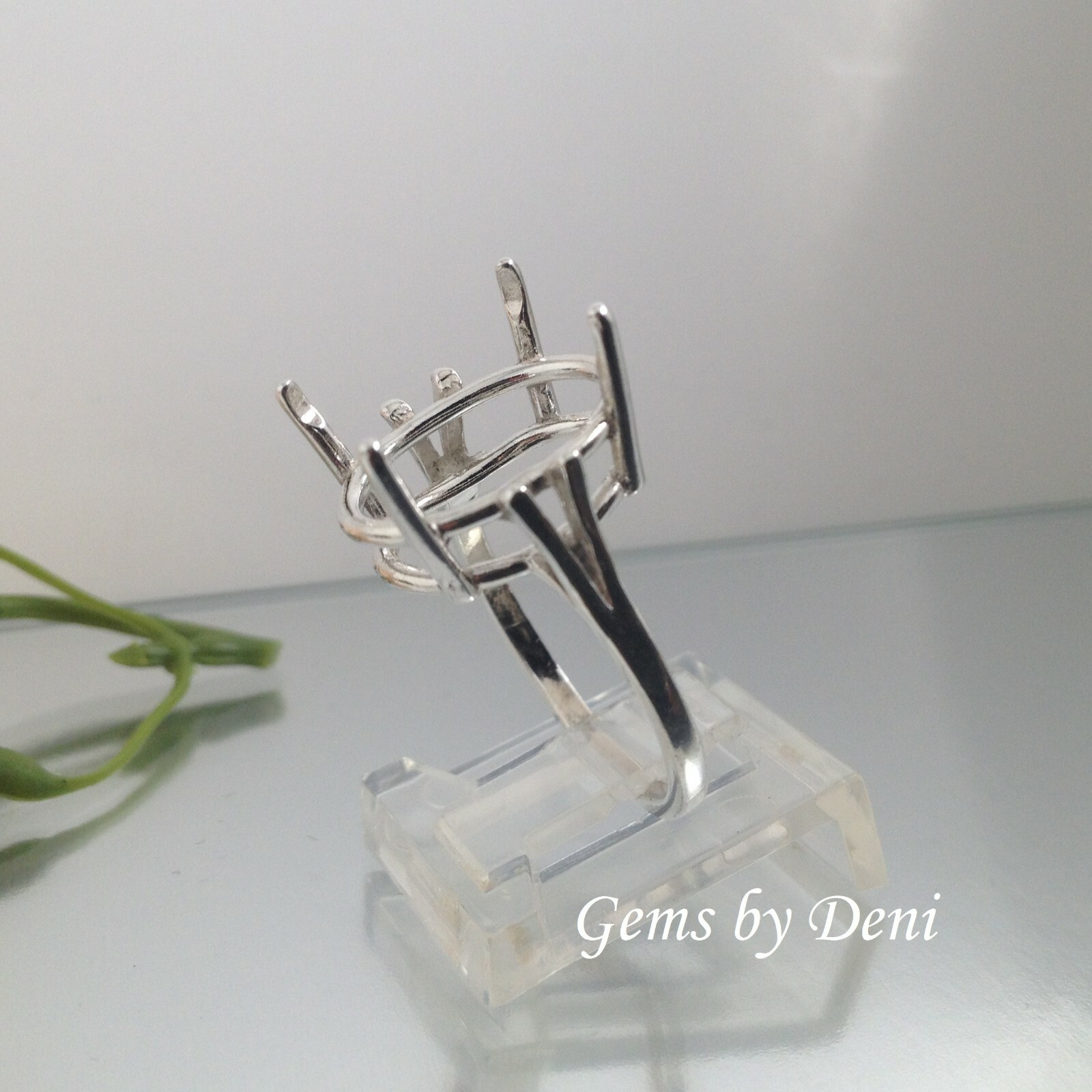 (7×5-10x8mm) Oval Wire Mount Sterling Silver Ring Setting (Finger Size 5-7.5)