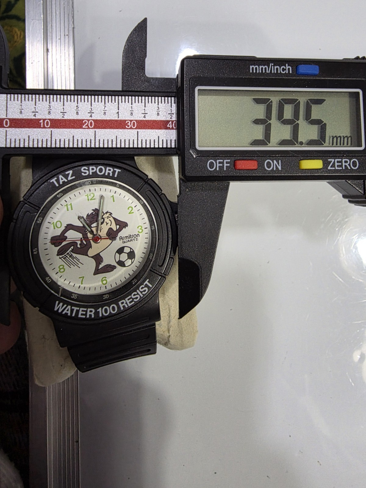 🔥🔥🔥 NOS, ARMITRON LOONEY TUNES COLLECTION (TAZY SPORT), ALL AGES QZ WATCH,NEW