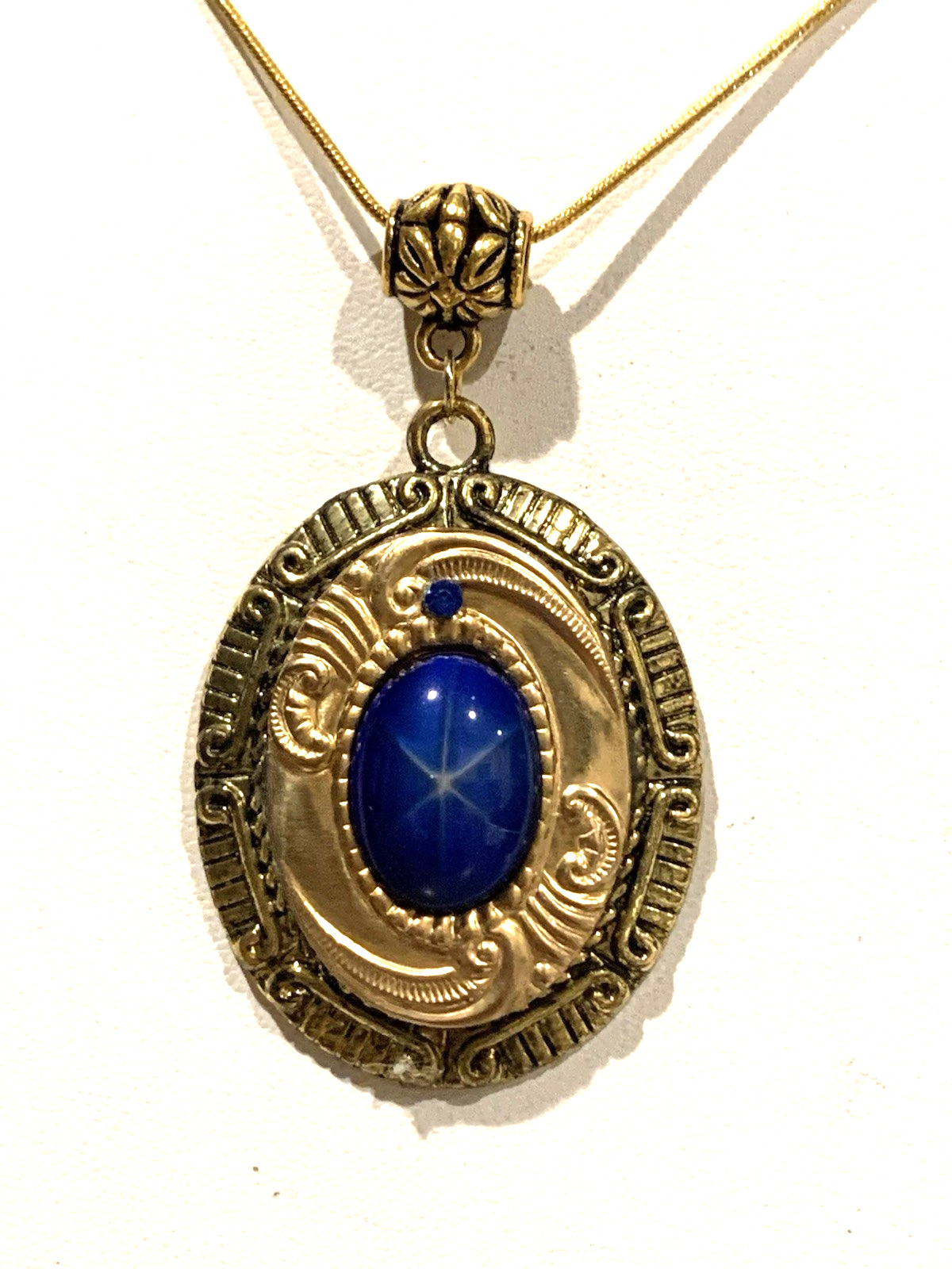 NEW ITEM*XL GERMAN PORC. BLUE STAR SAPPHIRE GOLDEN EGYPTIAN MEDALLION NECKLACE