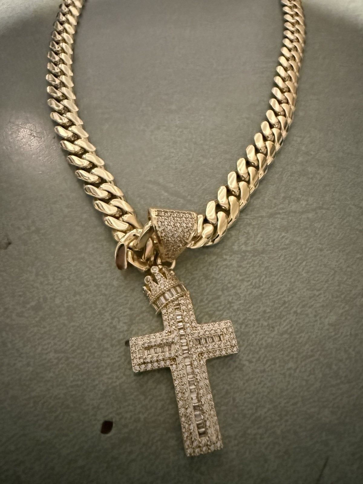 Super duper nice chain 10mm 14K “plated”Gold Cuban Link Chain Cross Pendant