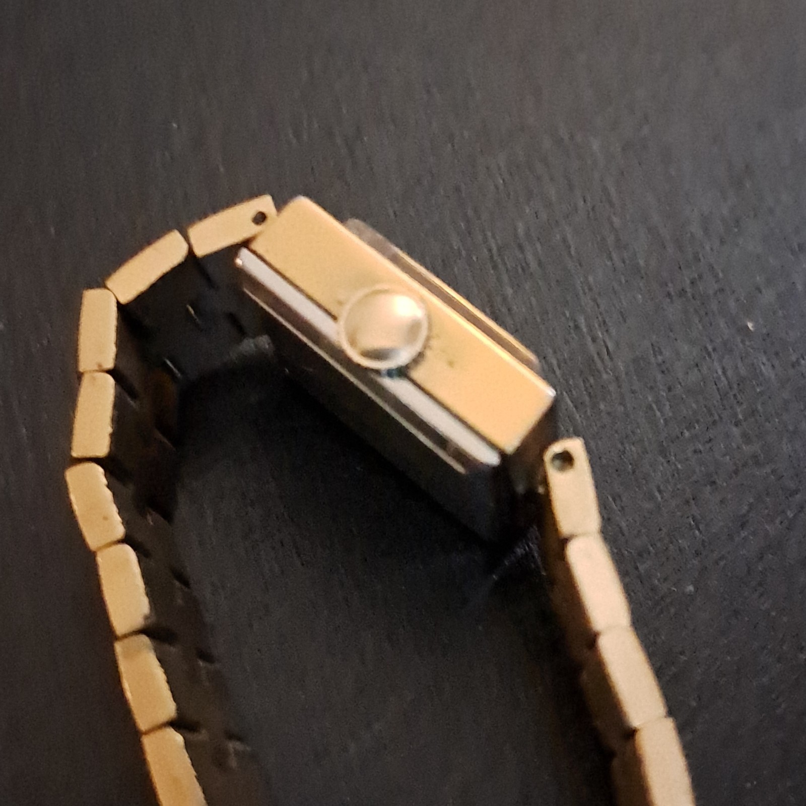 Westclox 17-Jewel Manual Wind Dress Square Tank Watch Gold Bracelet Gold Dial
