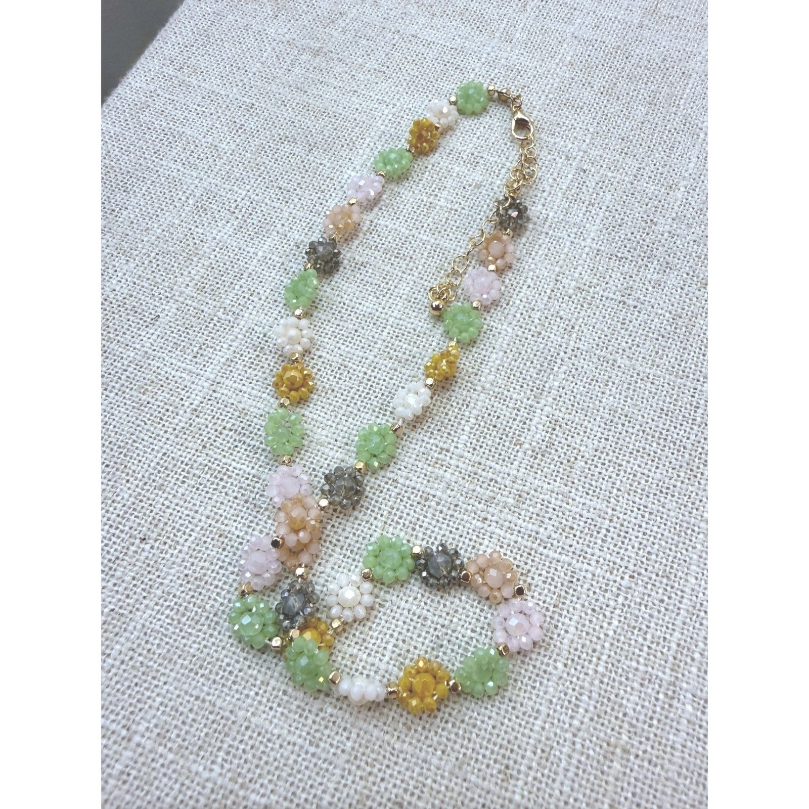 Anthropologie beaded flower necklace pastel rainbow delicate mimimal nwot simple