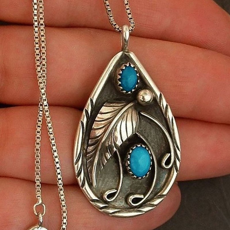 Vintage Leaf Pendant Necklace for Women, Teardrop-Shaped Textured Pendant