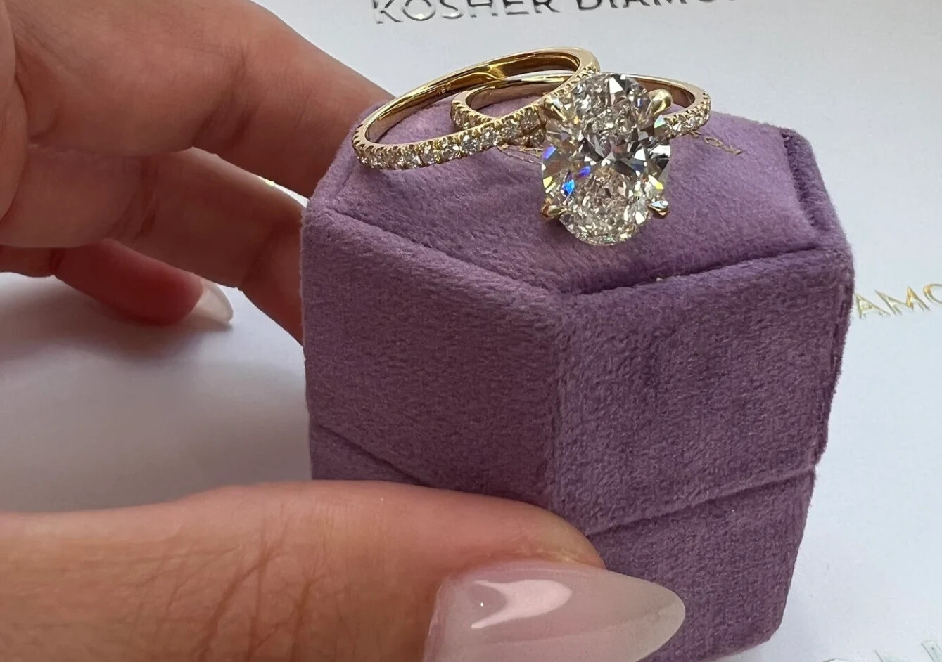 4.50 Carat IGI Certified F/VS1 Oval Cut Lab Grown Diamond Engagement Ring Set