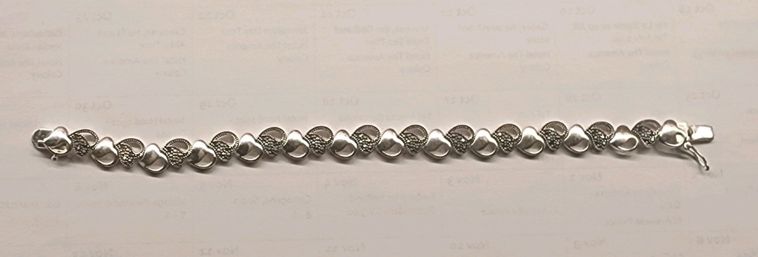 Bracelet Silver & Black Heart Accent 7.5 Inches Long