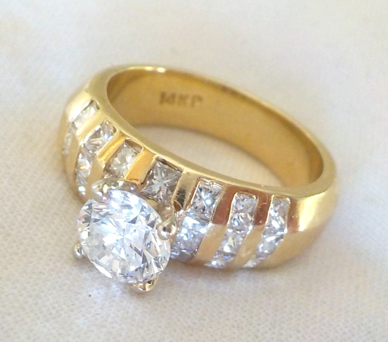 Dazzling 14K Yellow Gold 1.0ct VS Solitaire Diamond Ring- 7.54 gms, Sz 6, 2.24ct