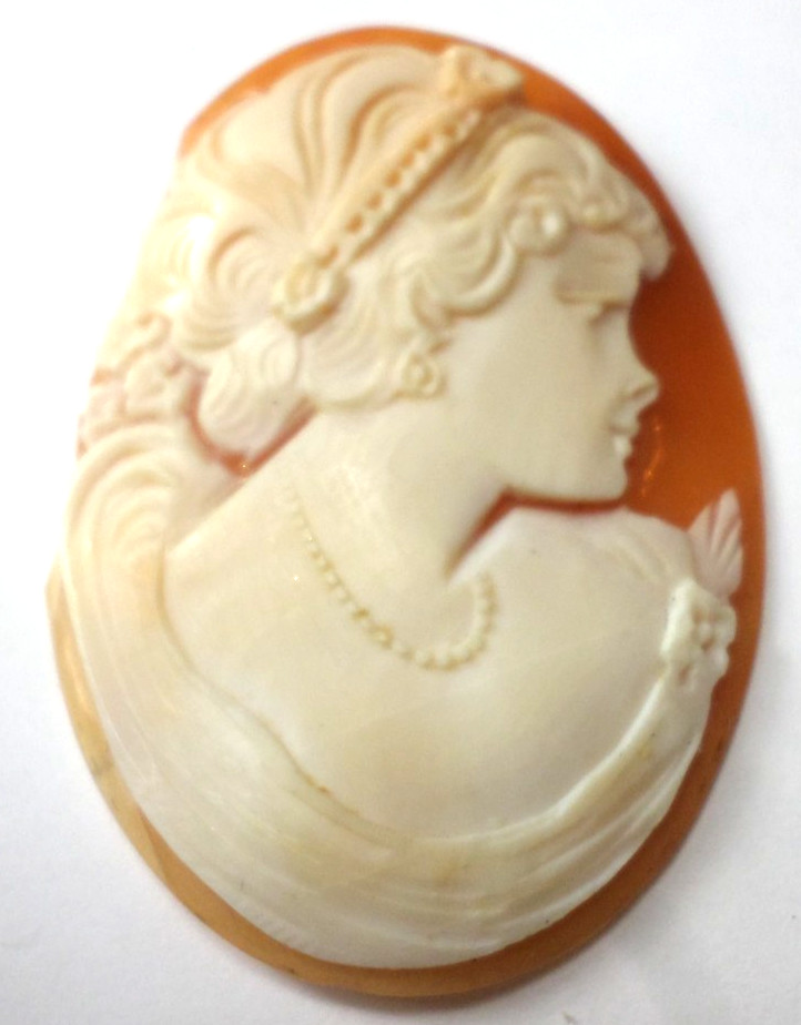4 Vintage Loose Hand Carved Shell Woman XL Classic Cameos all are 50-52x37mm