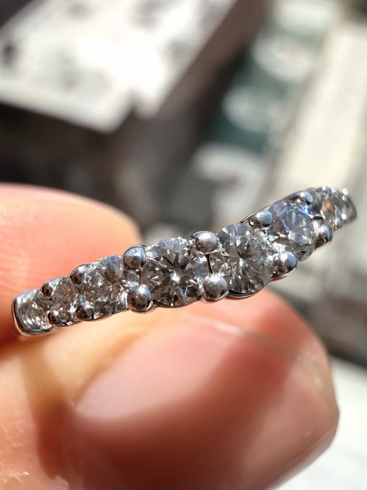 14k White Gold Natural Diamond .35ctw V-Shape Ring Size 5.5 Band