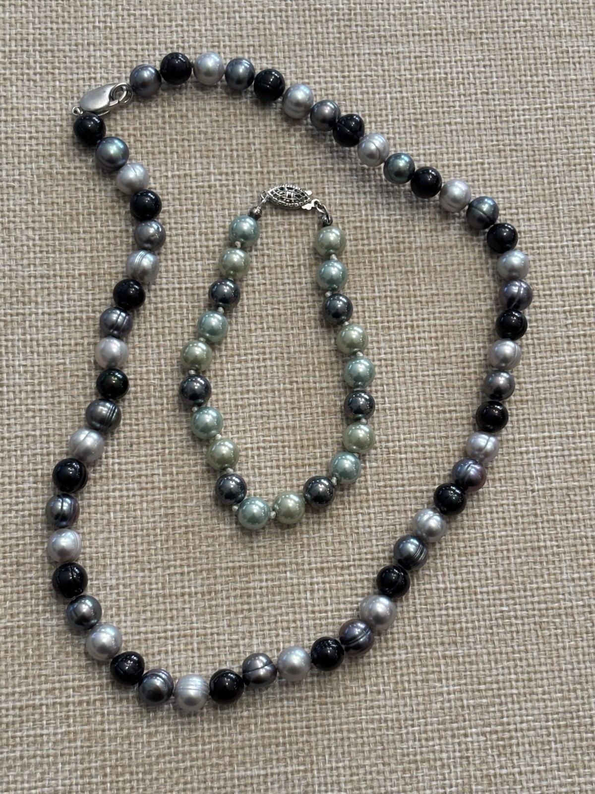 Freshwater Pearl 18” Necklace And 8” Bracelet Shades Of Gray White Black