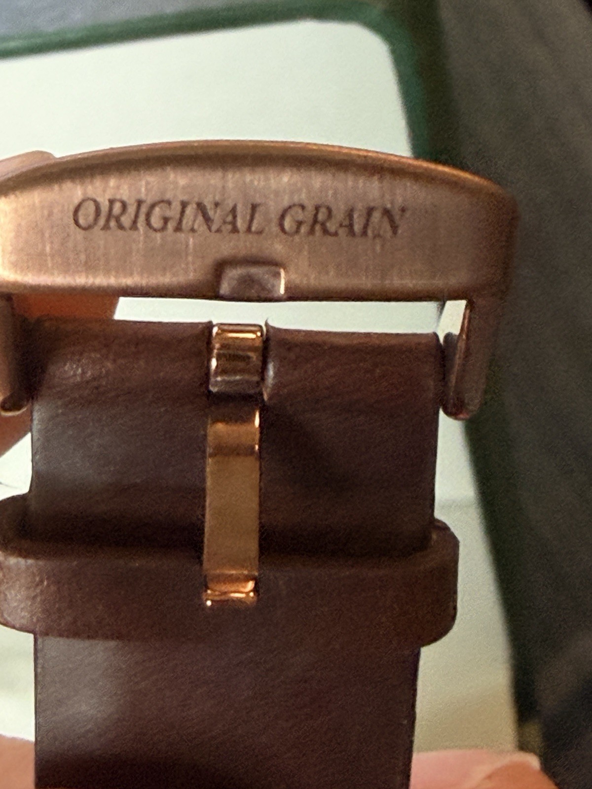 Original Grain Quartz Analog Watch Gold Case Wood Grain Dial Brown Leather Date