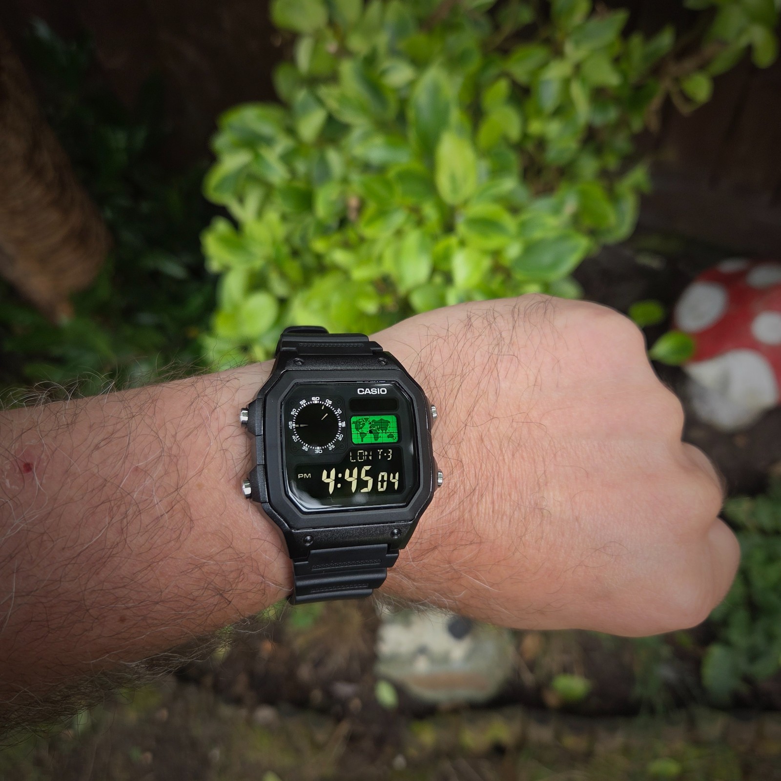 CASIO AE-1200WHD. Royale World Time Watch Mod. Green, Negative Display, Hydromod