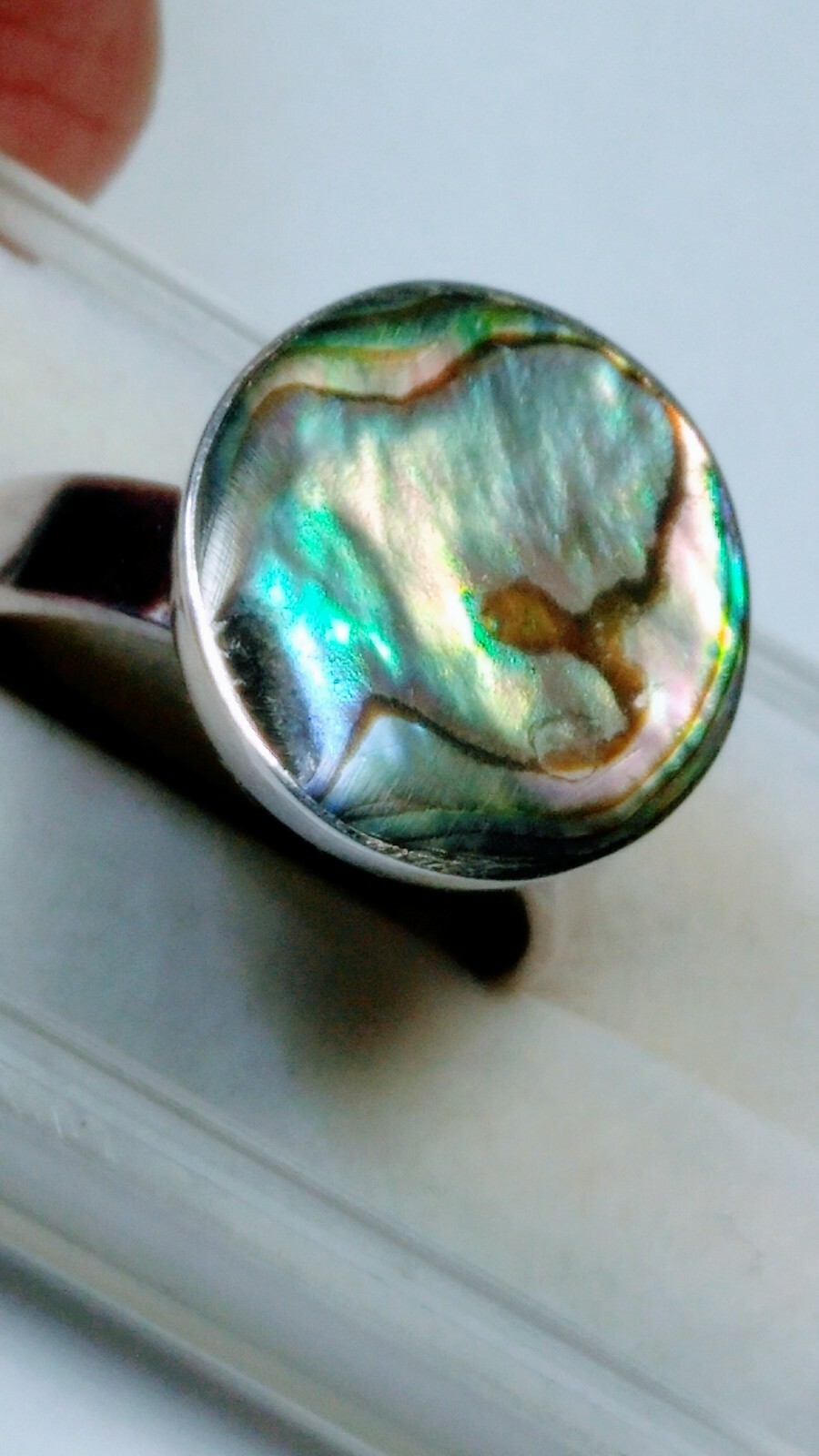 SPECTACULAR ABALONE SHELL INLAYS IN STERLING SILVER.925 RING SIZE 8.75-9.0!