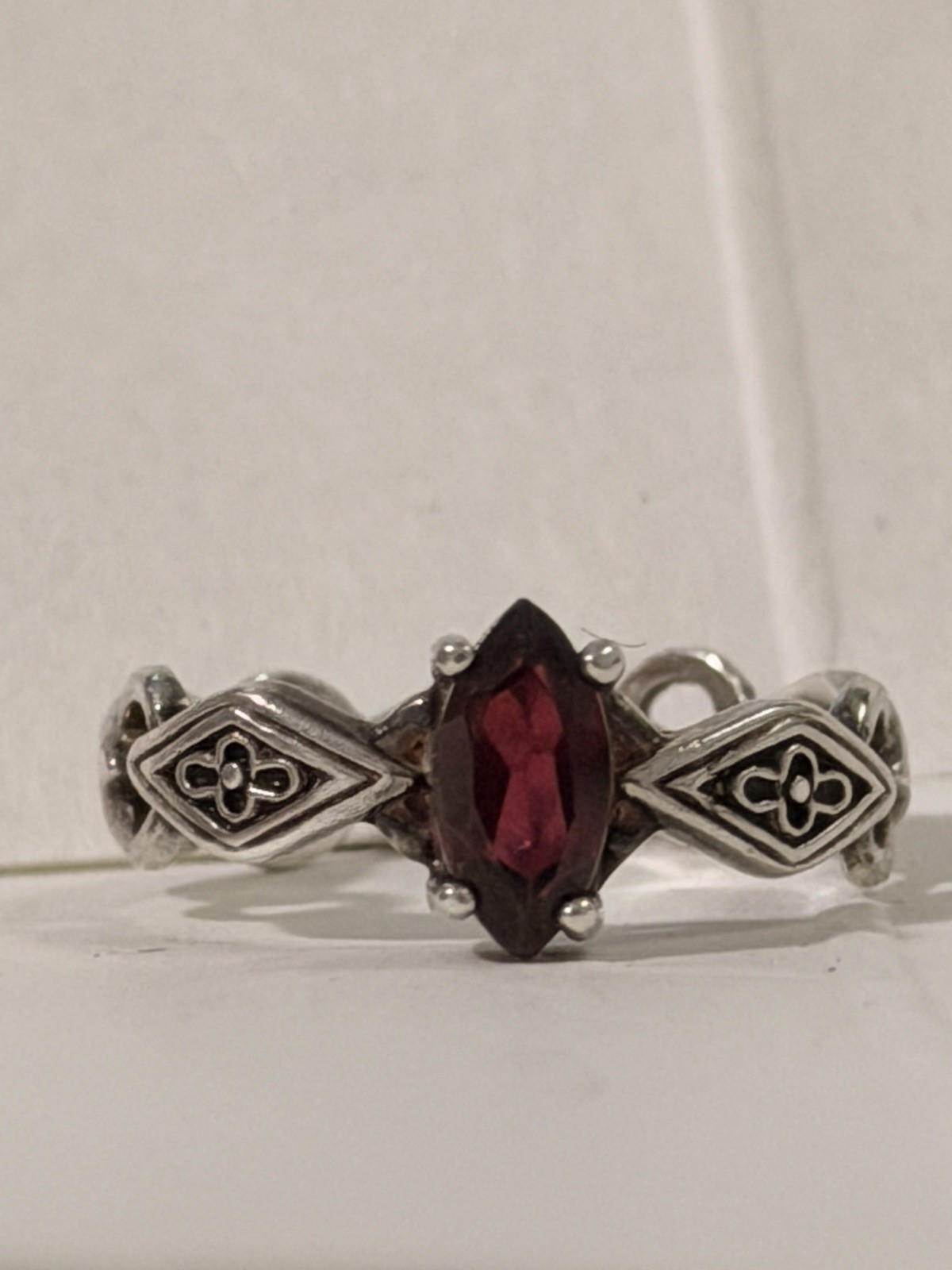 Avon RJ Graziano Sterling Silver Garnet Link Ring Size 5 925 Vintage Birthstone