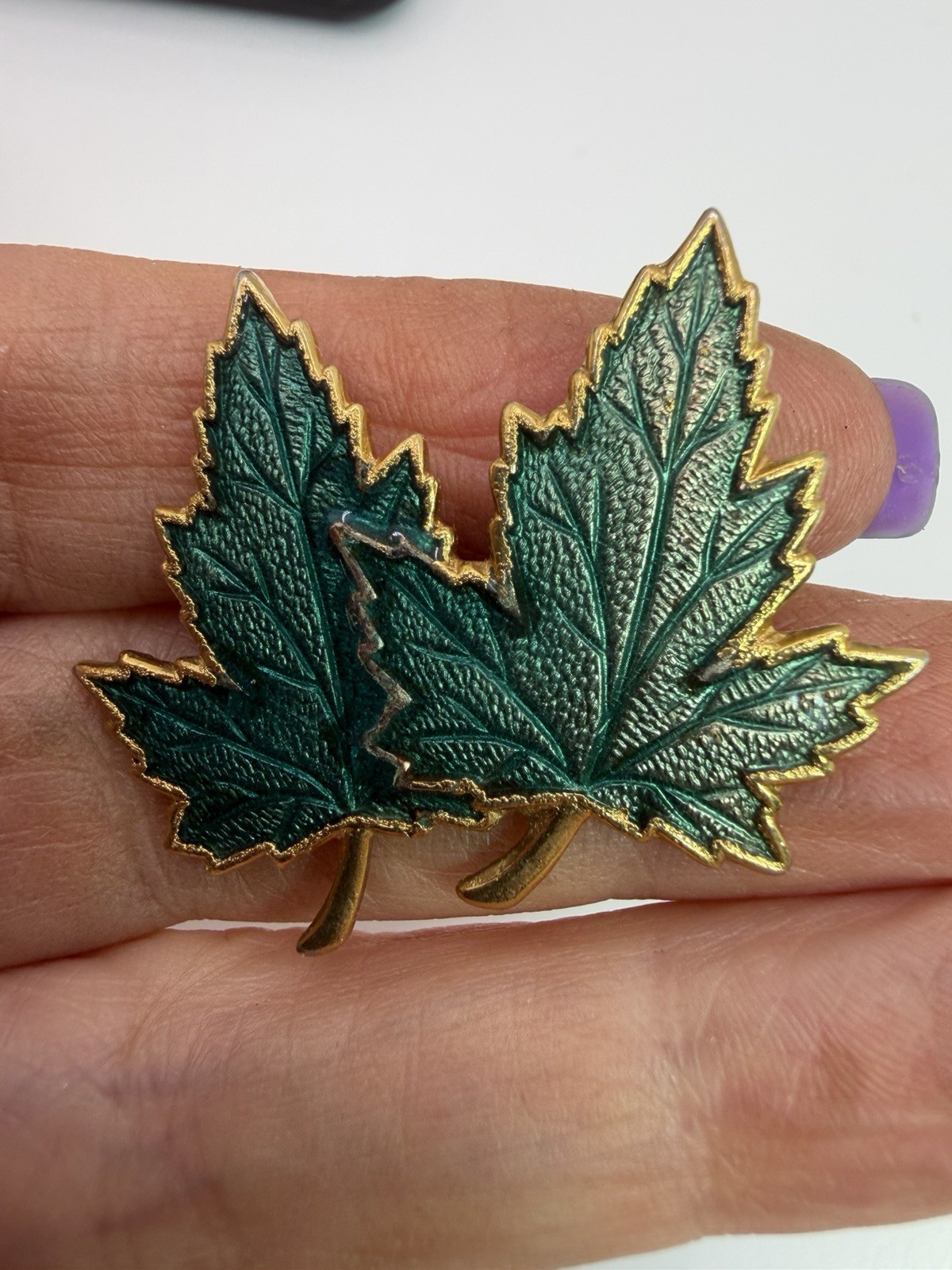 Vintage green leaf leaves brooch pin jewelry-OD
