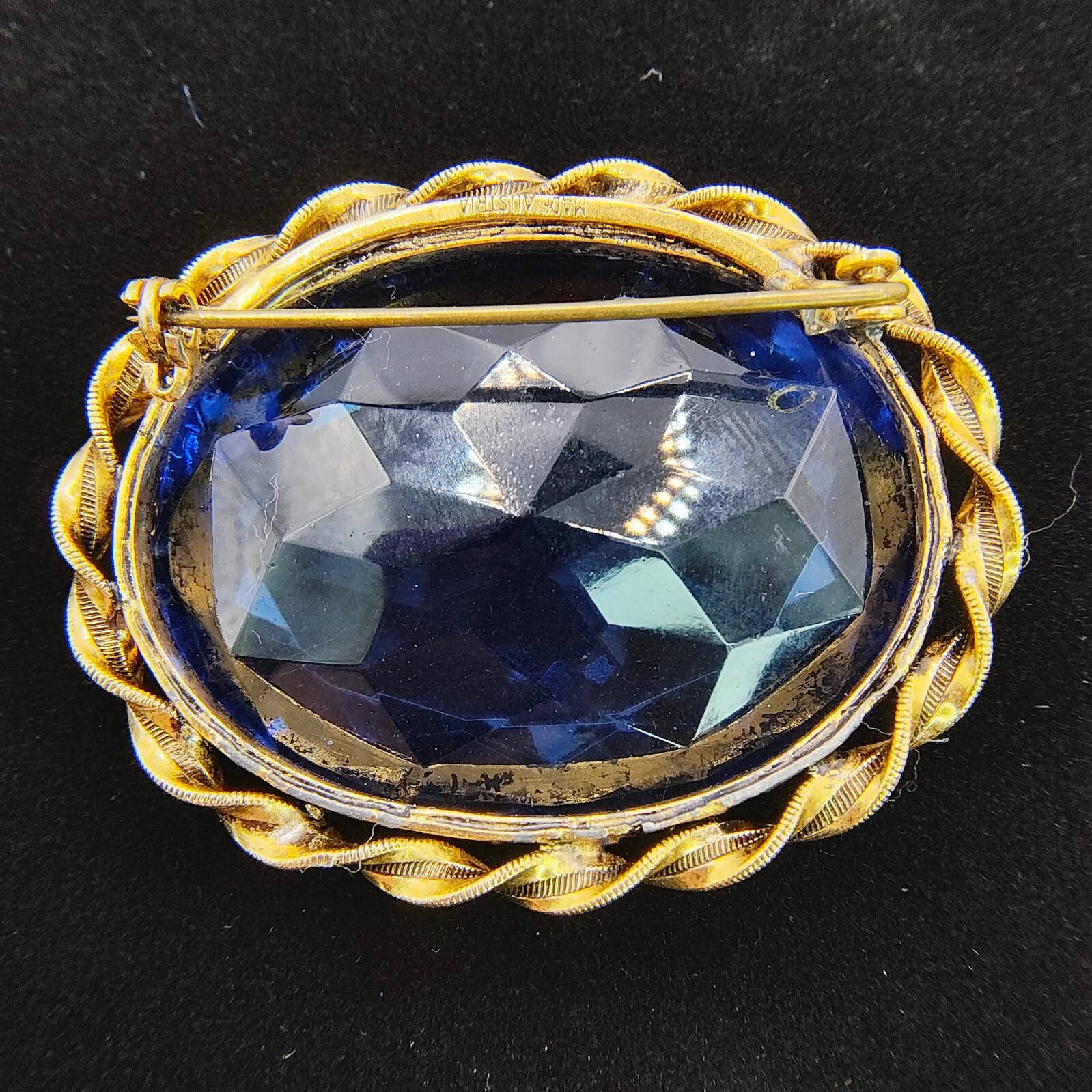Vintage Art Deco Style Austrian Brooch Blue Paste Gold Tone Filigree Spiral Rope